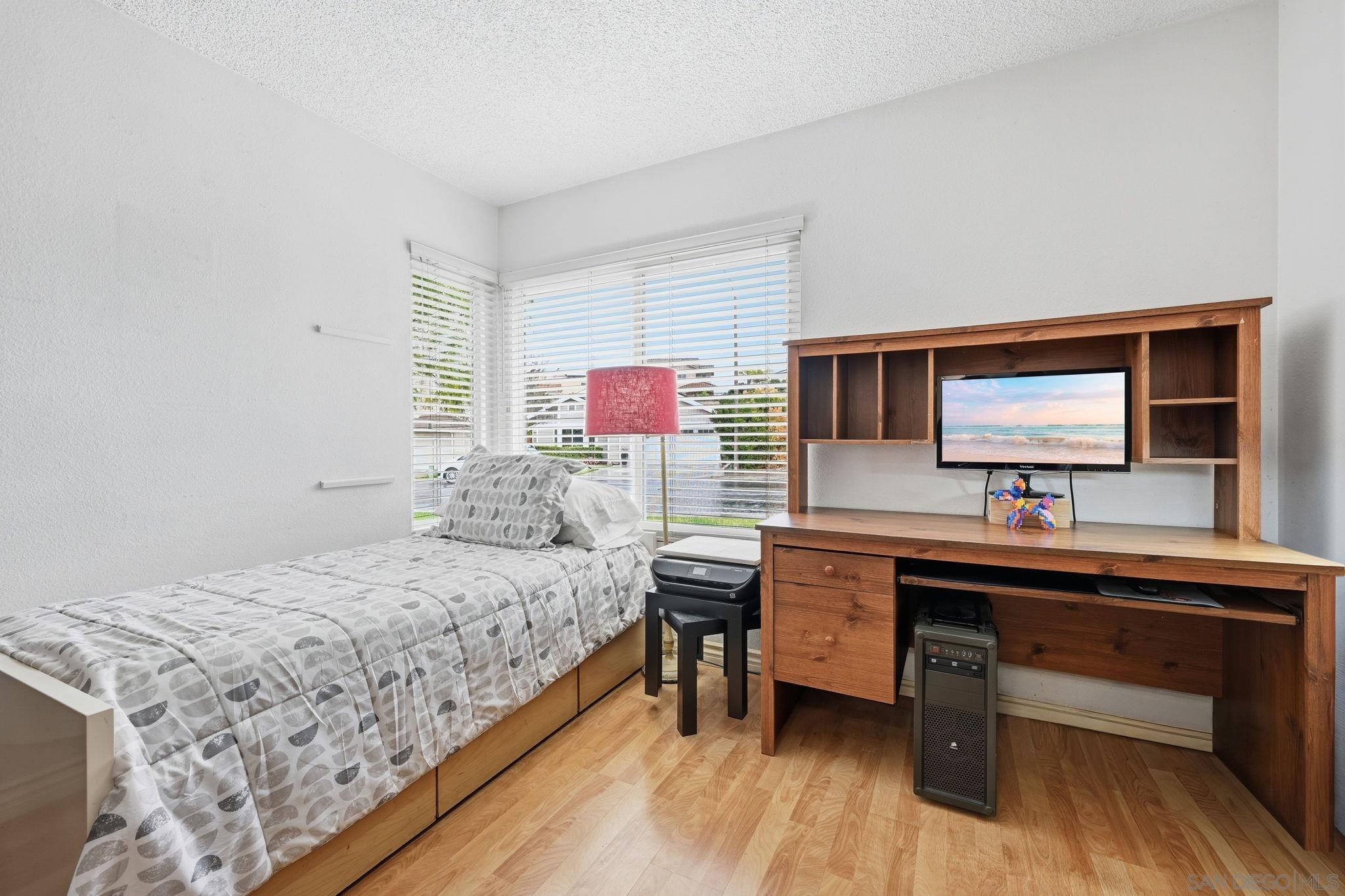 Detail Gallery Image 13 of 31 For 10847  Matinal Cir, San Diego,  CA 92127 - 3 Beds | 2/1 Baths