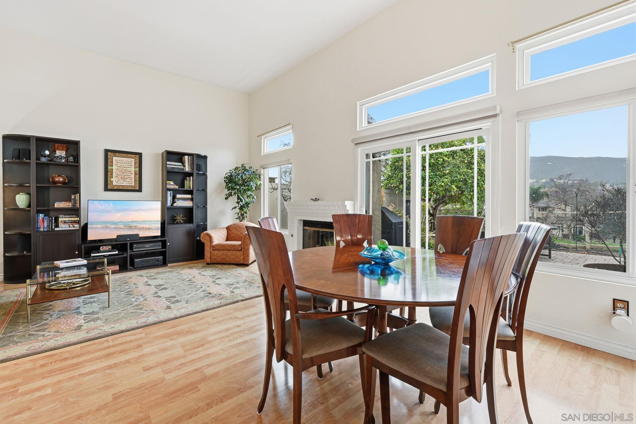 Detail Gallery Image 7 of 31 For 10847  Matinal Cir, San Diego,  CA 92127 - 3 Beds | 2/1 Baths
