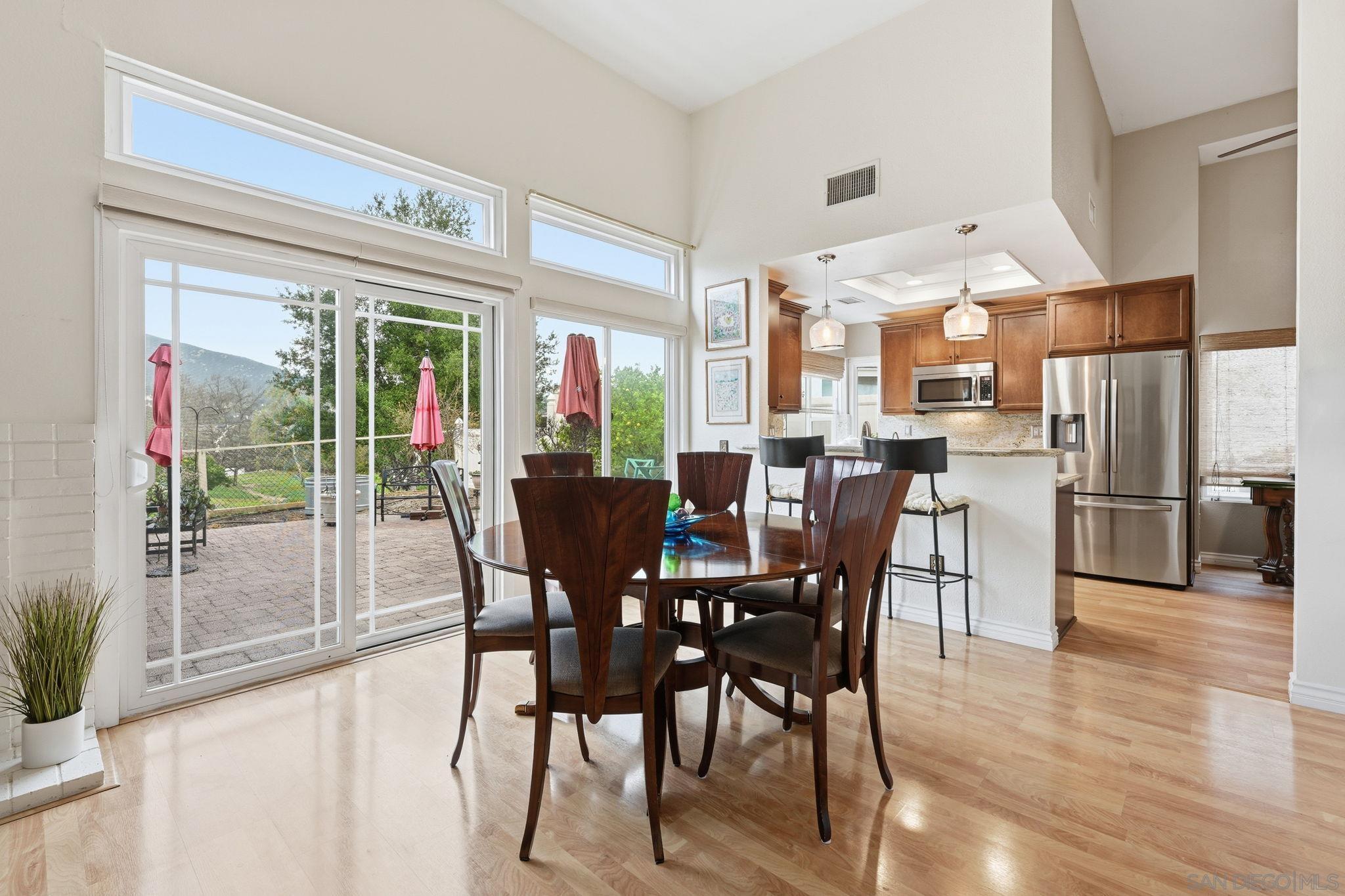 Detail Gallery Image 8 of 31 For 10847  Matinal Cir, San Diego,  CA 92127 - 3 Beds | 2/1 Baths