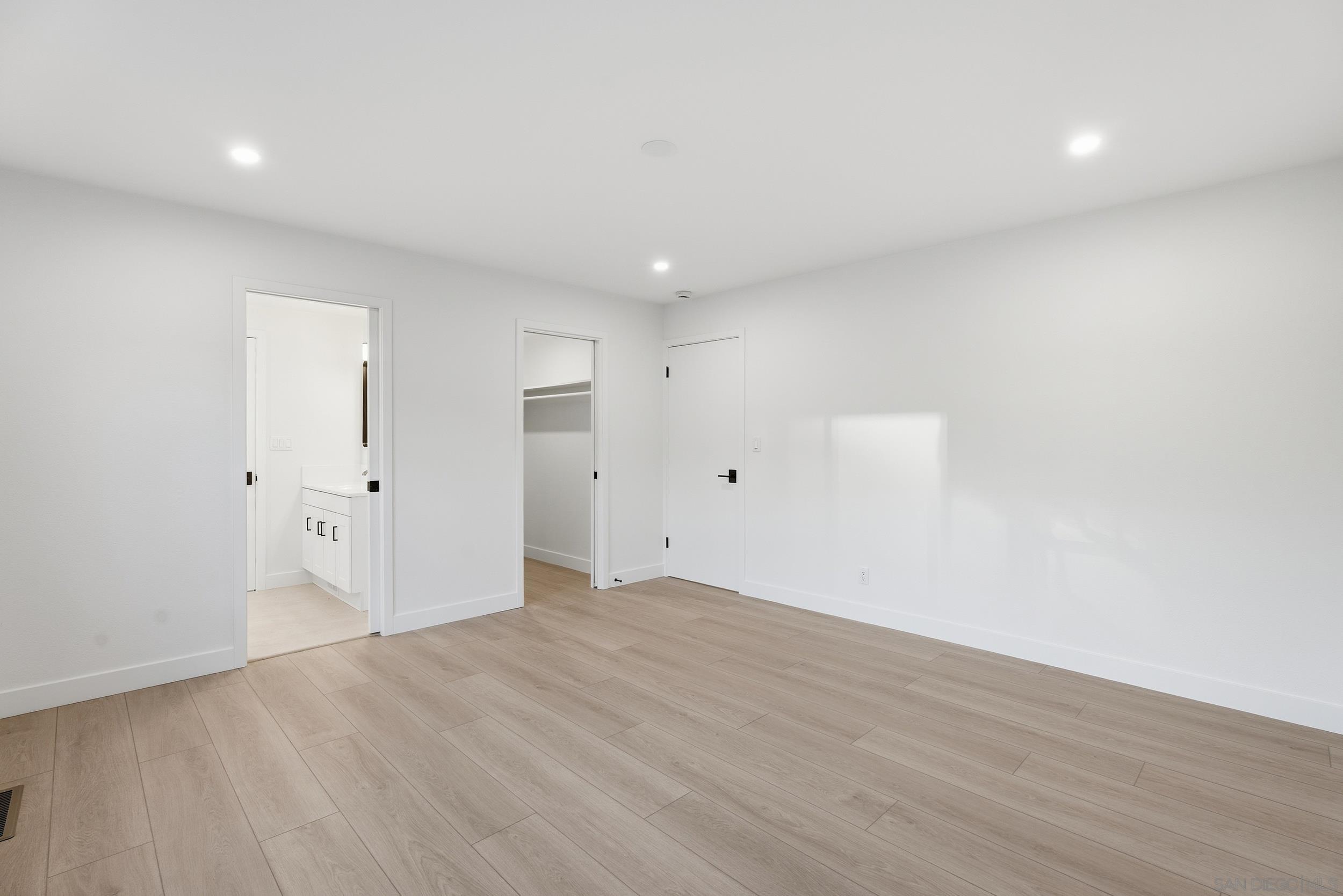 Detail Gallery Image 26 of 47 For 934  Candlelight Place, La Jolla,  CA 92037 - 4 Beds | 3 Baths