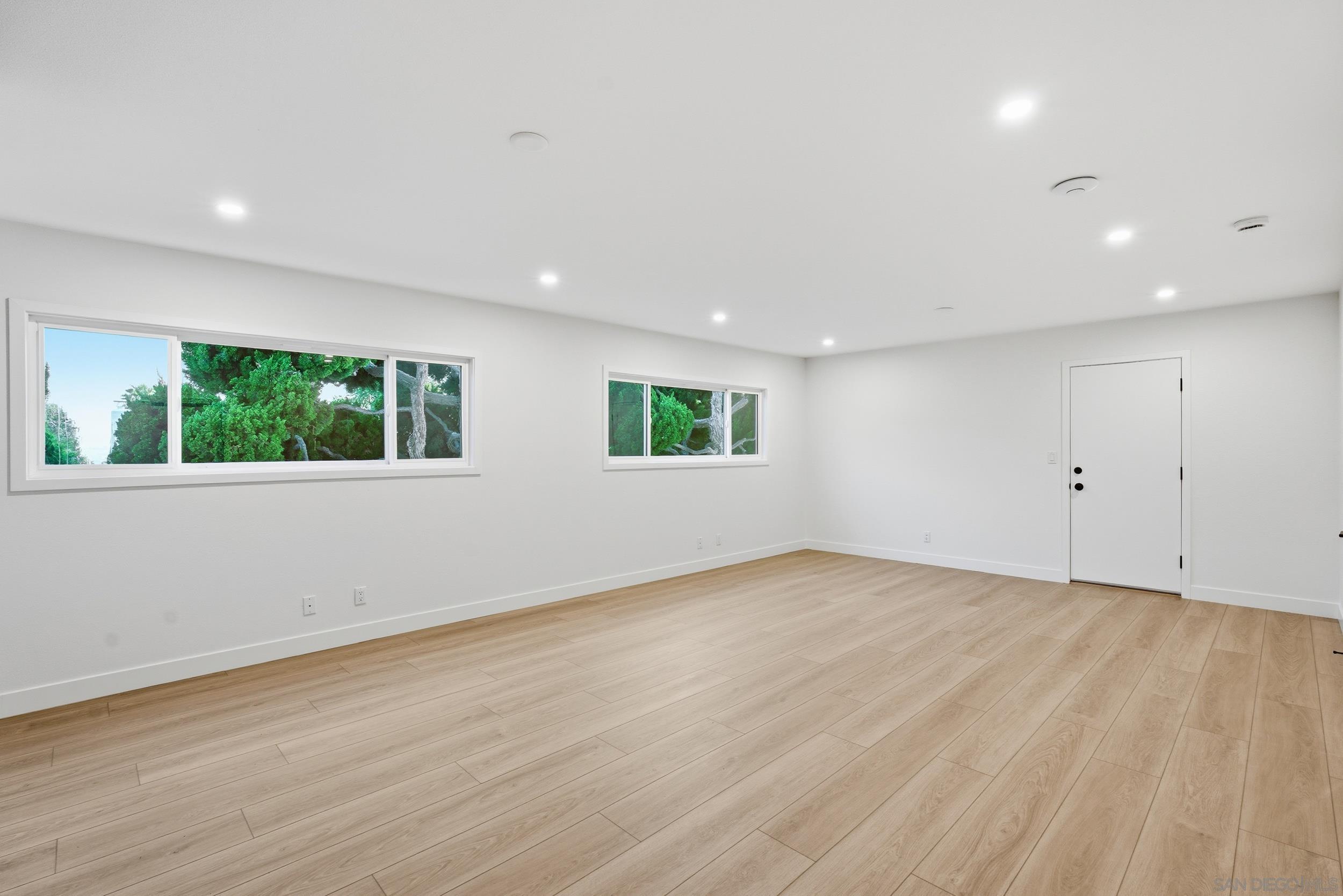 Detail Gallery Image 38 of 47 For 934  Candlelight Place, La Jolla,  CA 92037 - 4 Beds | 3 Baths