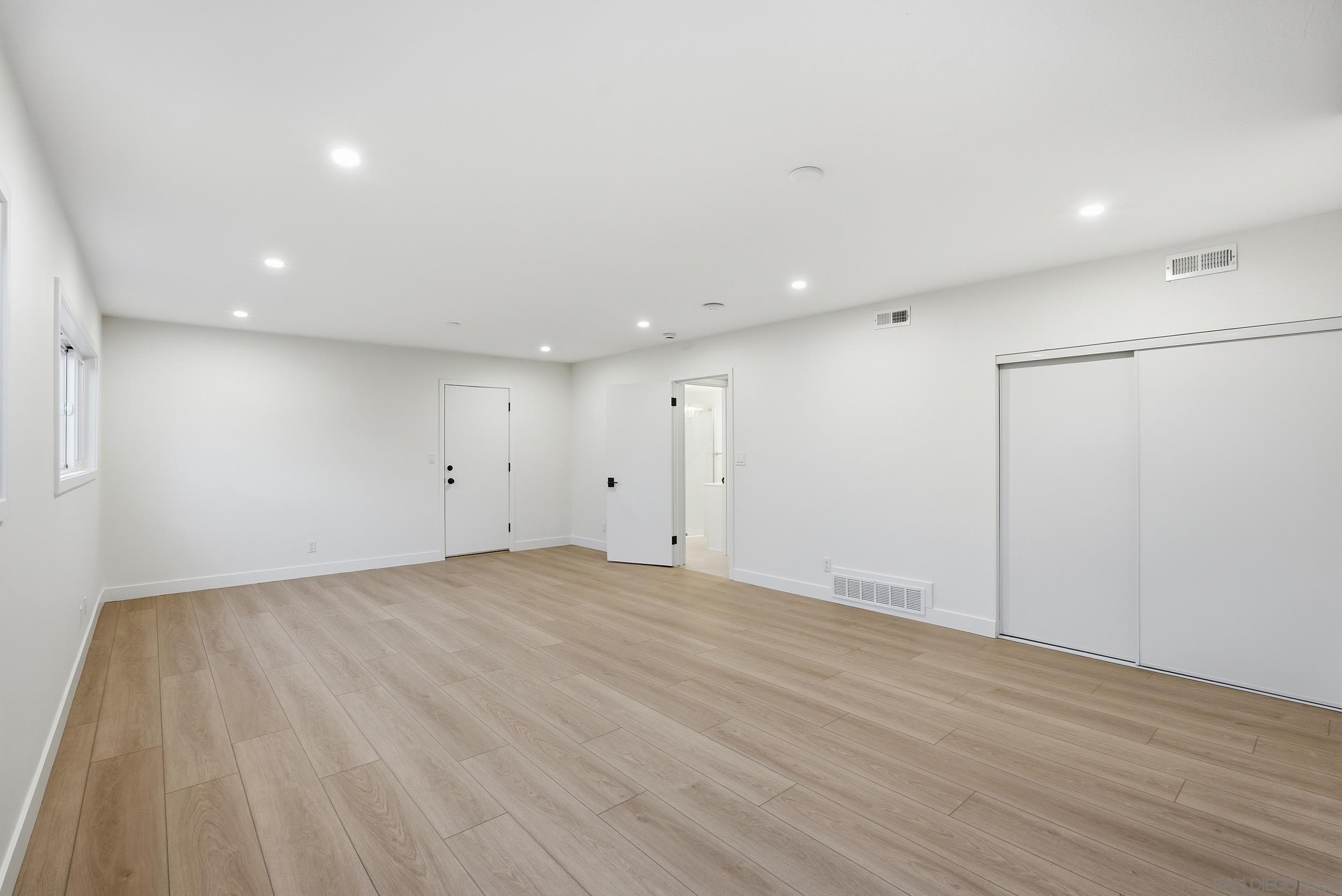 Detail Gallery Image 39 of 47 For 934  Candlelight Place, La Jolla,  CA 92037 - 4 Beds | 3 Baths