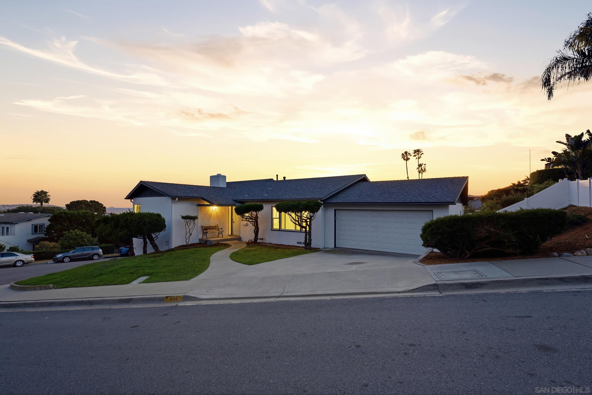 Detail Gallery Image 43 of 47 For 934  Candlelight Place, La Jolla,  CA 92037 - 4 Beds | 3 Baths