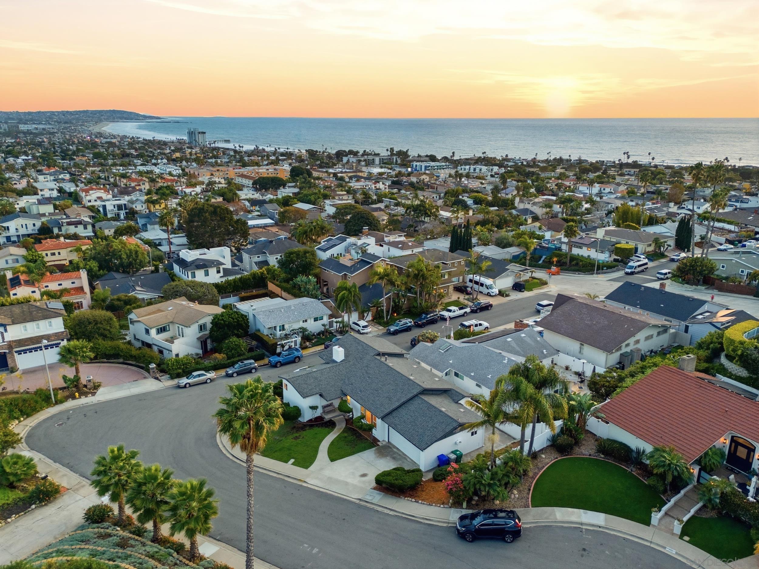 Detail Gallery Image 47 of 47 For 934  Candlelight Place, La Jolla,  CA 92037 - 4 Beds | 3 Baths