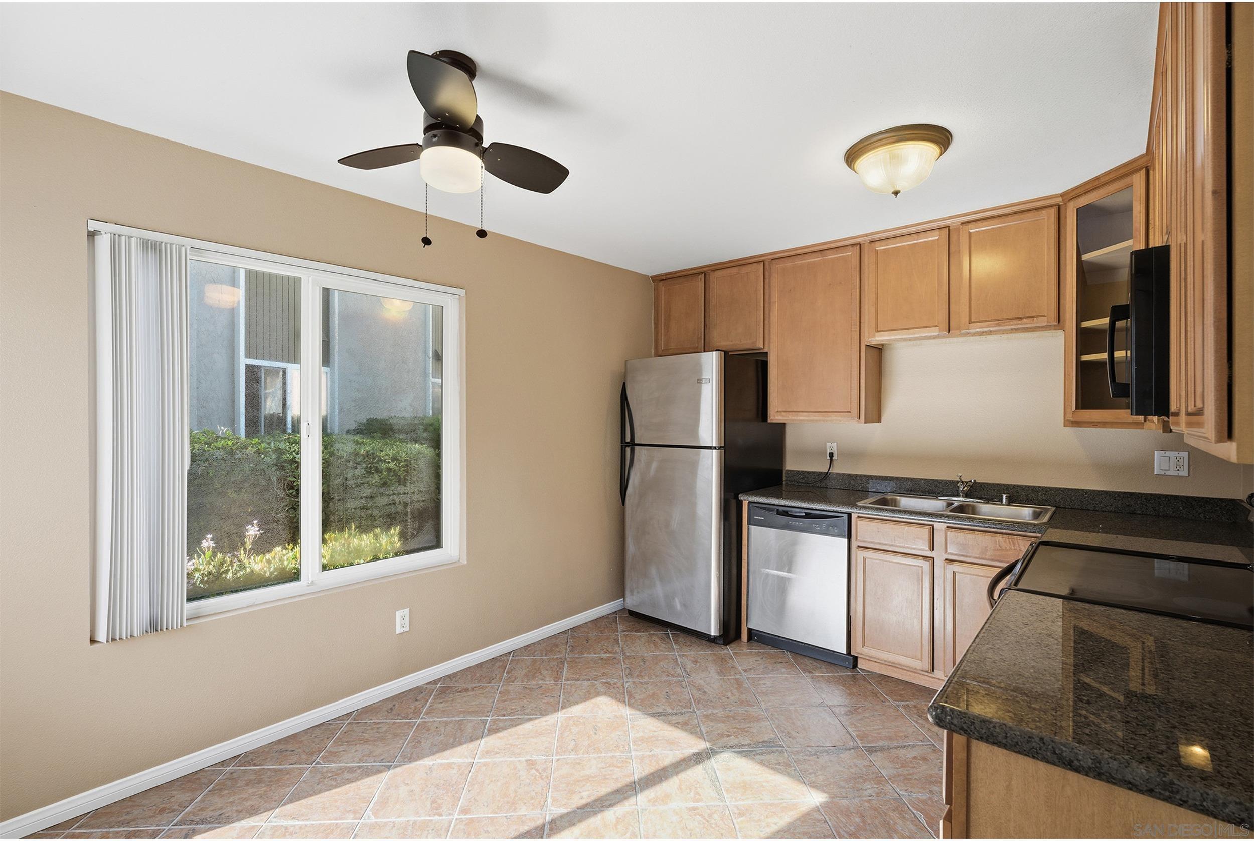 Detail Gallery Image 12 of 27 For 6333  College Grove Way  #6112,  San Diego,  CA 92115 - 2 Beds | 1/1 Baths