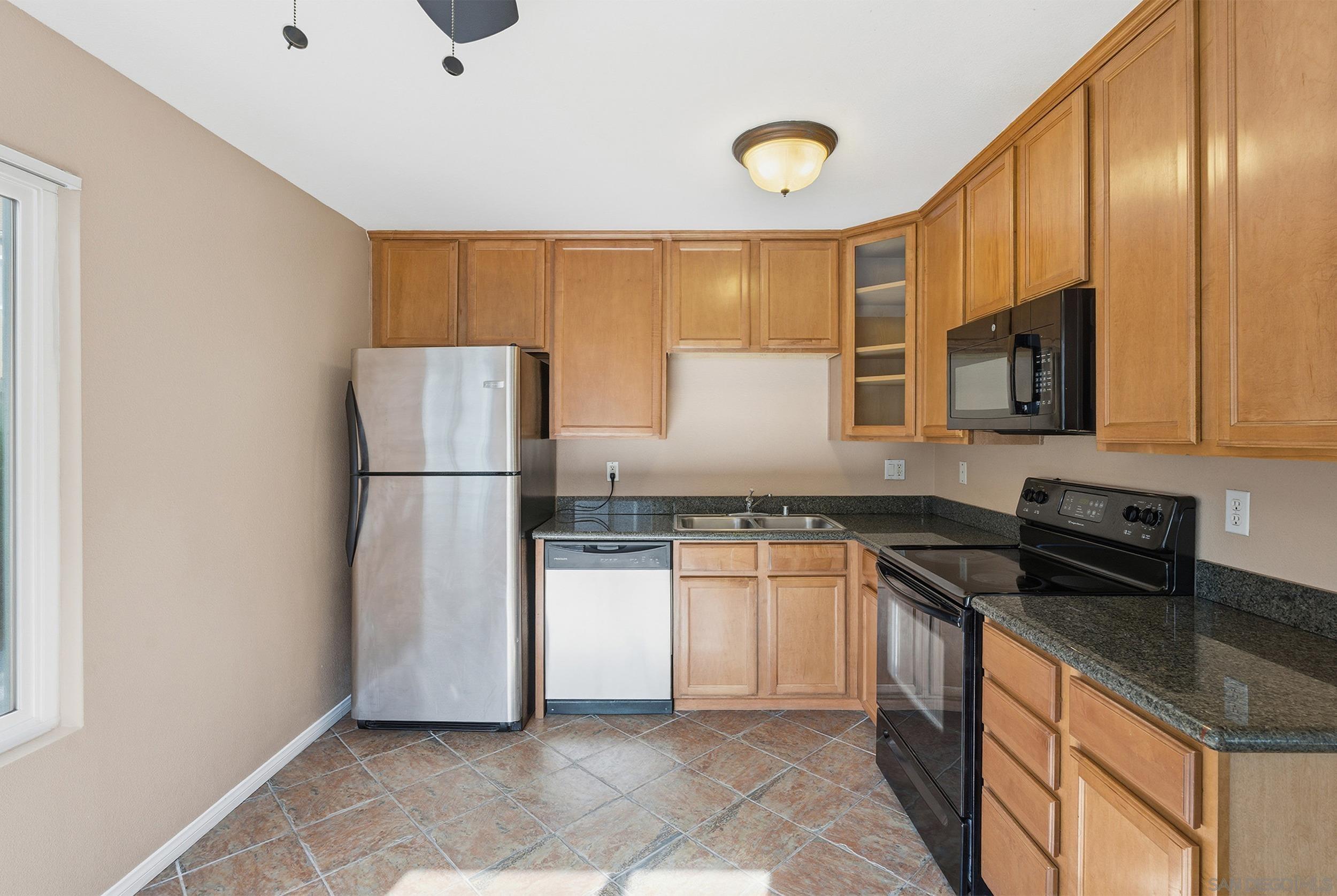 Detail Gallery Image 13 of 27 For 6333  College Grove Way  #6112,  San Diego,  CA 92115 - 2 Beds | 1/1 Baths