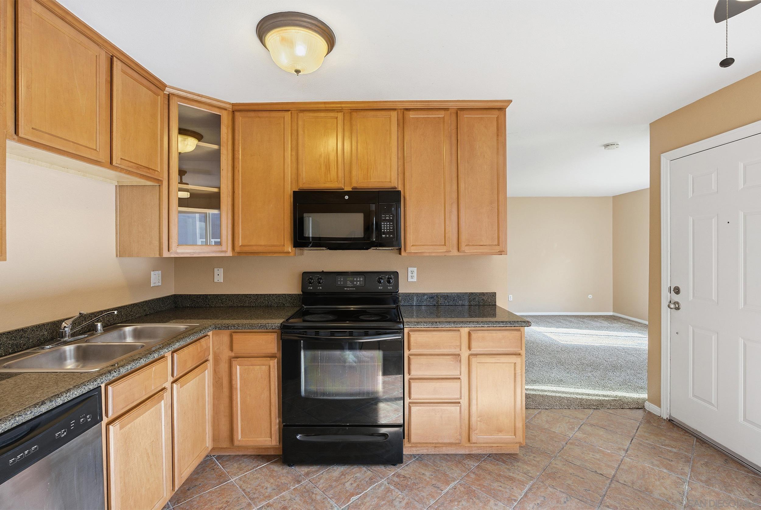 Detail Gallery Image 15 of 27 For 6333  College Grove Way  #6112,  San Diego,  CA 92115 - 2 Beds | 1/1 Baths