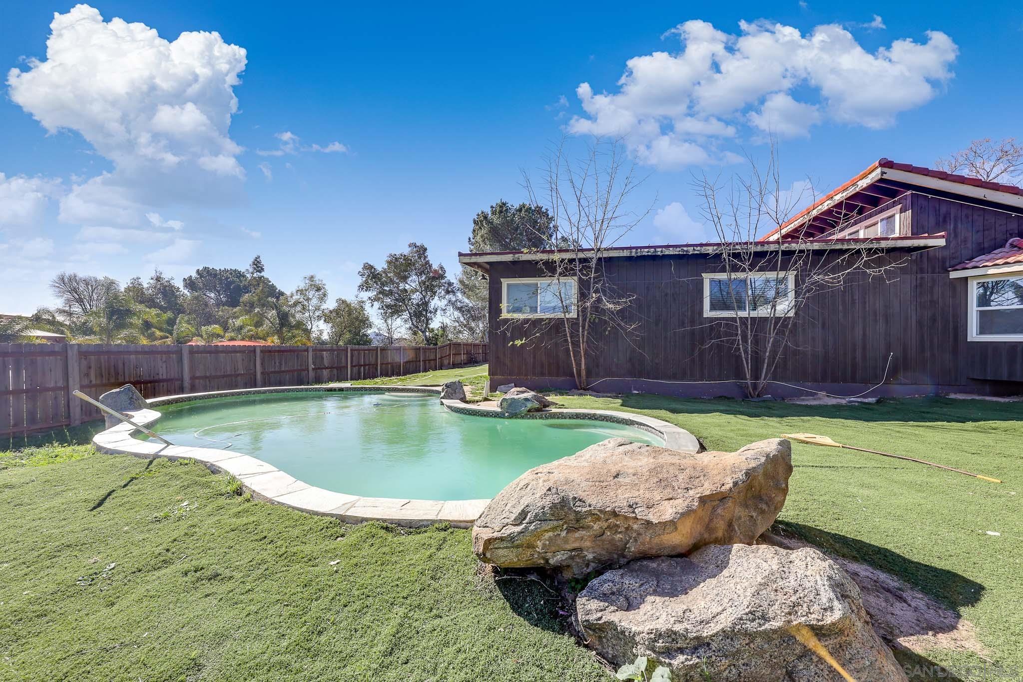 Detail Gallery Image 2 of 34 For 443  Pile St, Ramona,  CA 92065 - 3 Beds | 2 Baths