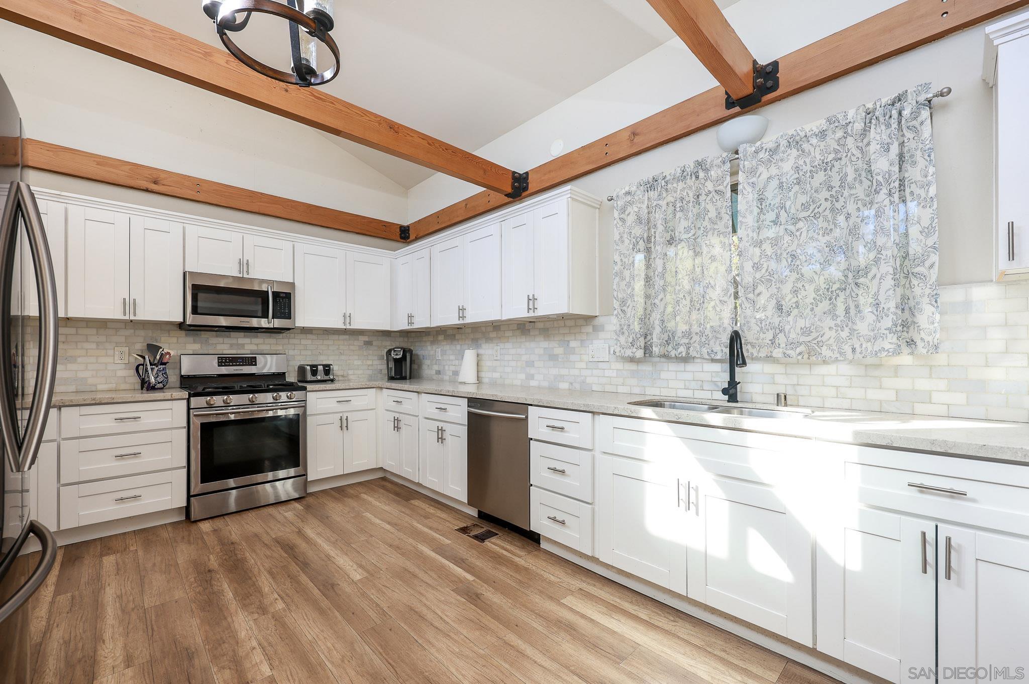 Detail Gallery Image 4 of 34 For 443  Pile St, Ramona,  CA 92065 - 3 Beds | 2 Baths