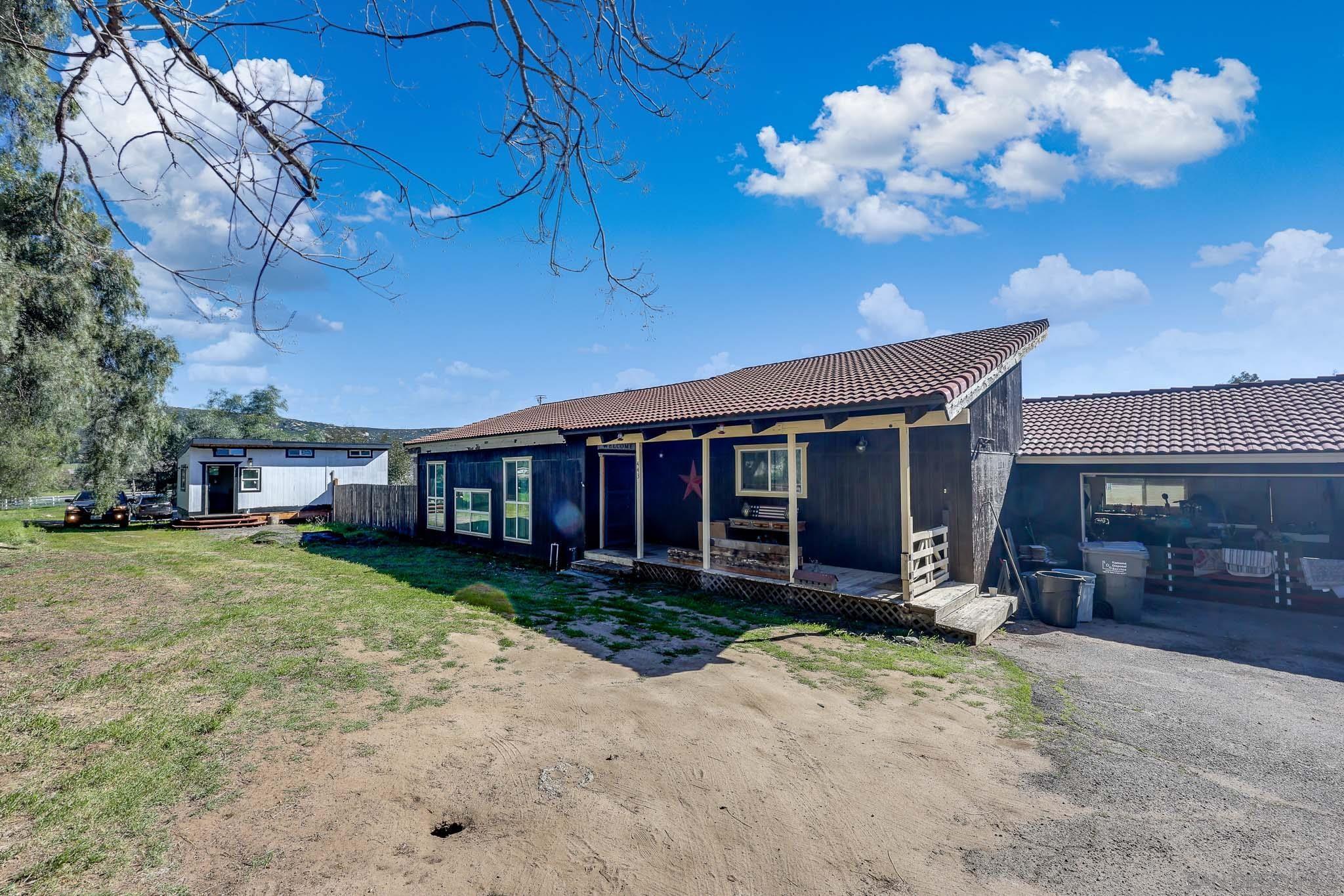 Detail Gallery Image 5 of 34 For 443  Pile St, Ramona,  CA 92065 - 3 Beds | 2 Baths