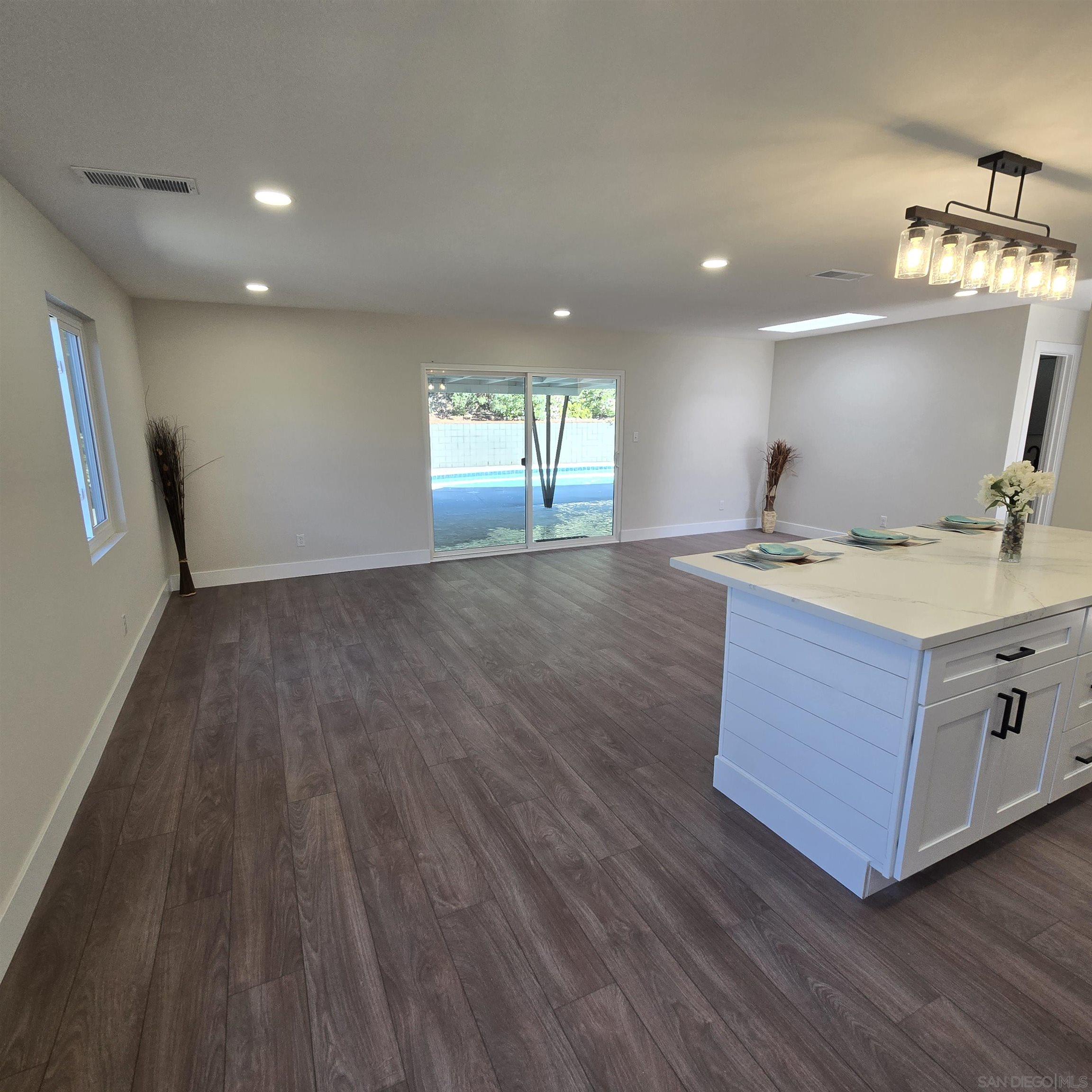 Detail Gallery Image 16 of 27 For 8202  Beaver Lake Dr., San Diego,  CA 92119 - 4 Beds | 2 Baths