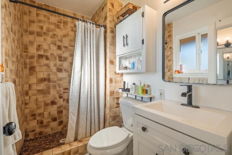 Detail Gallery Image 13 of 19 For 436 W Redondo Wy, Oceanside,  CA 92057 - 3 Beds | 2 Baths