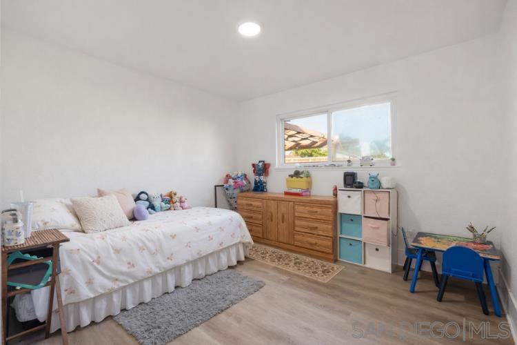 Detail Gallery Image 14 of 19 For 436 W Redondo Wy, Oceanside,  CA 92057 - 3 Beds | 2 Baths