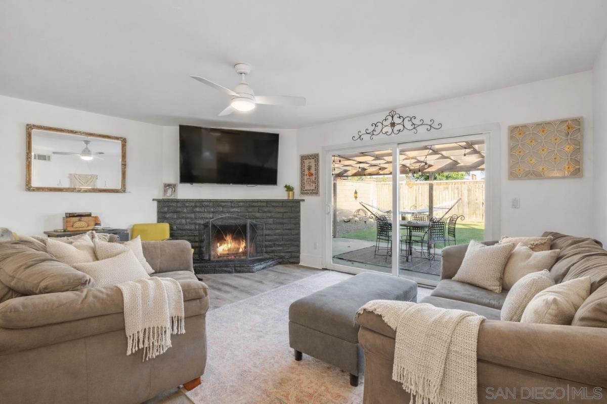 Detail Gallery Image 3 of 19 For 436 W Redondo Wy, Oceanside,  CA 92057 - 3 Beds | 2 Baths