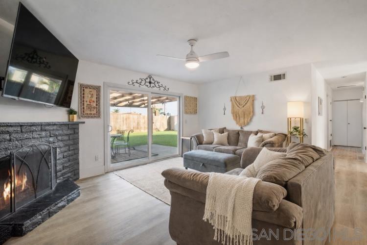 Detail Gallery Image 4 of 19 For 436 W Redondo Wy, Oceanside,  CA 92057 - 3 Beds | 2 Baths