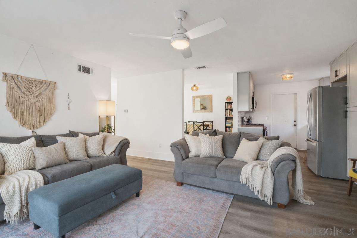 Detail Gallery Image 5 of 19 For 436 W Redondo Wy, Oceanside,  CA 92057 - 3 Beds | 2 Baths