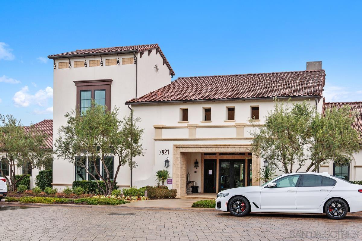 Detail Gallery Image 14 of 24 For 7958  Lusardi Creek Lane, San Diego,  CA 92127 - 3 Beds | 2 Baths