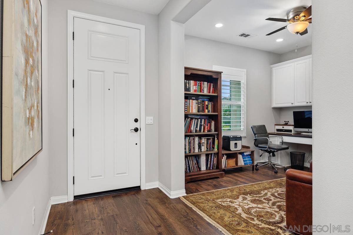 Detail Gallery Image 3 of 24 For 7958  Lusardi Creek Lane, San Diego,  CA 92127 - 3 Beds | 2 Baths