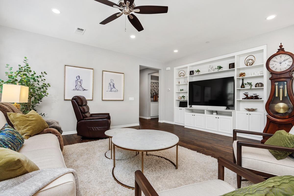 Detail Gallery Image 5 of 24 For 7958  Lusardi Creek Lane, San Diego,  CA 92127 - 3 Beds | 2 Baths