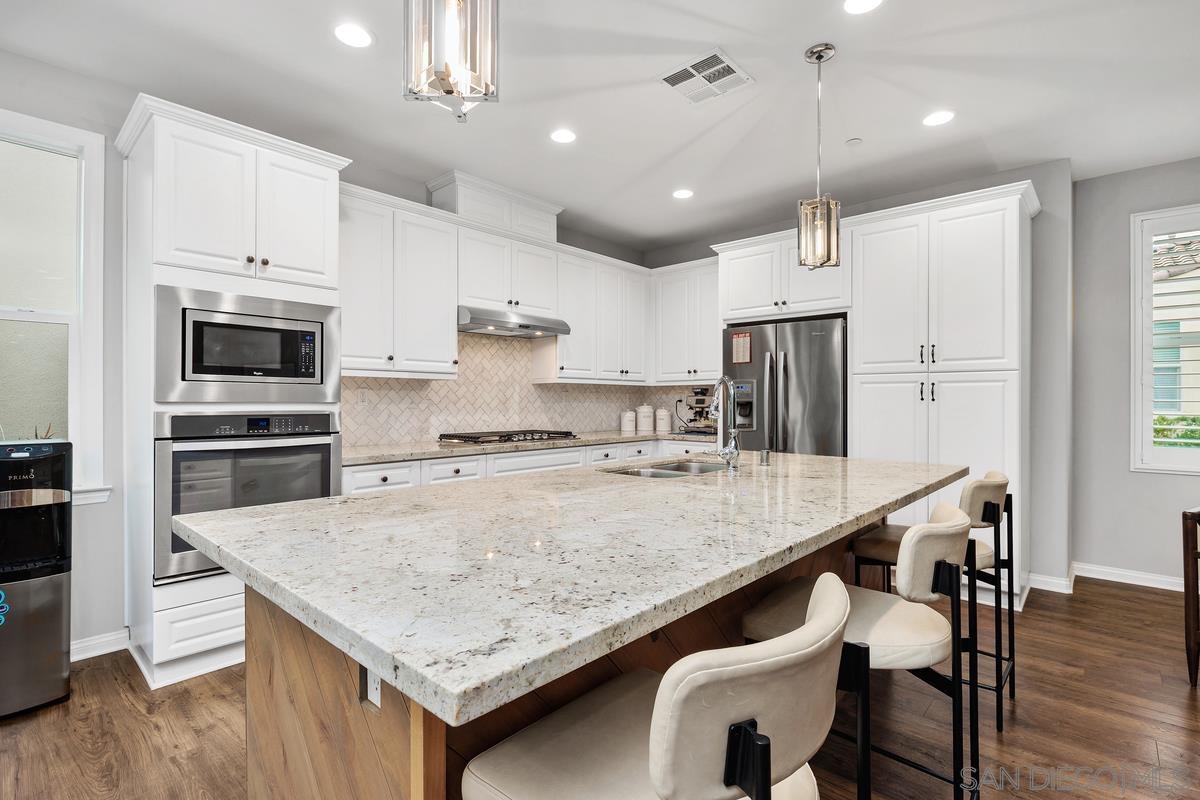 Detail Gallery Image 6 of 24 For 7958  Lusardi Creek Lane, San Diego,  CA 92127 - 3 Beds | 2 Baths