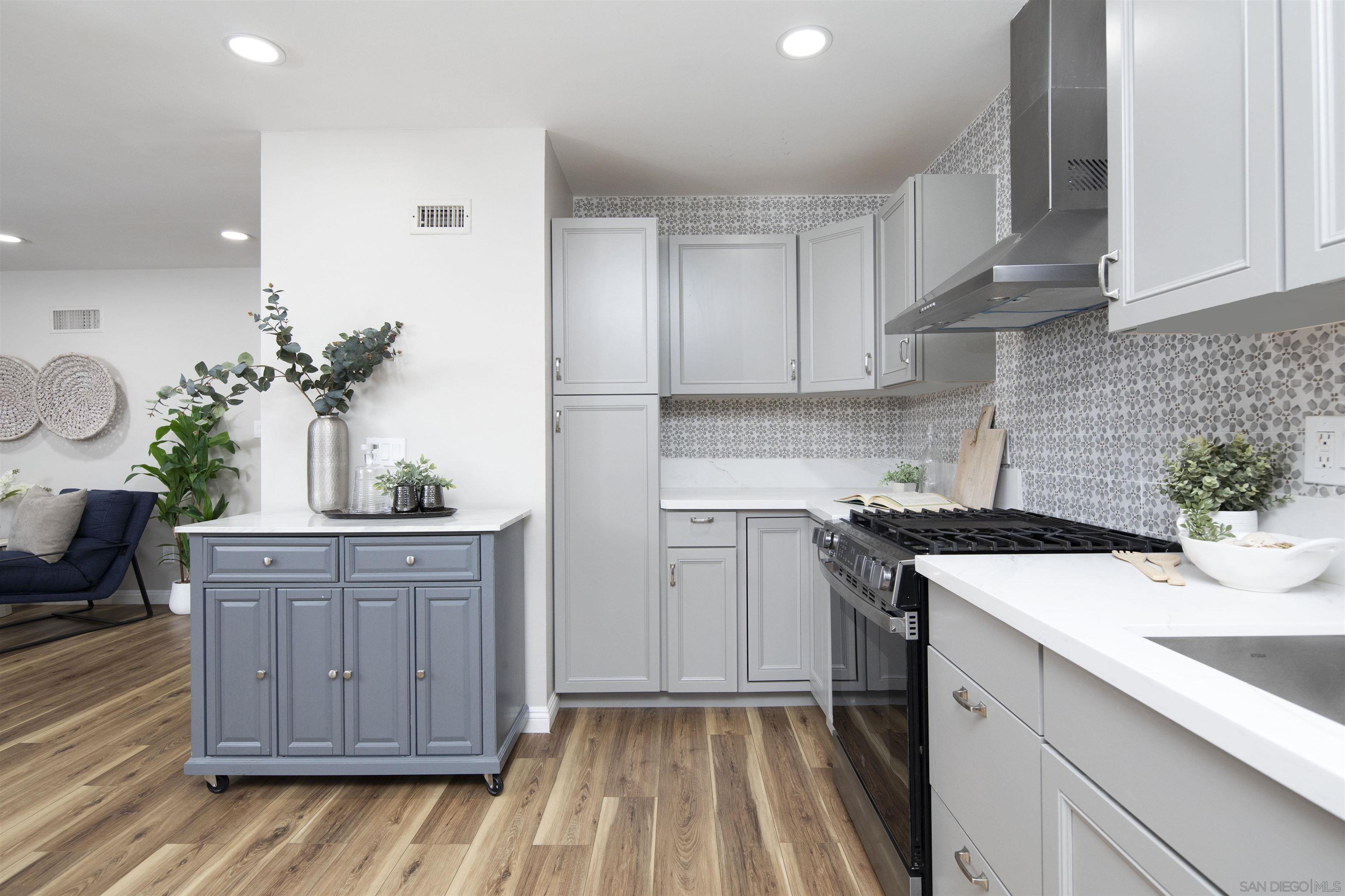 Detail Gallery Image 20 of 29 For 4413  Mount Henry Avenue, San Diego,  CA 92117 - 3 Beds | 2/1 Baths