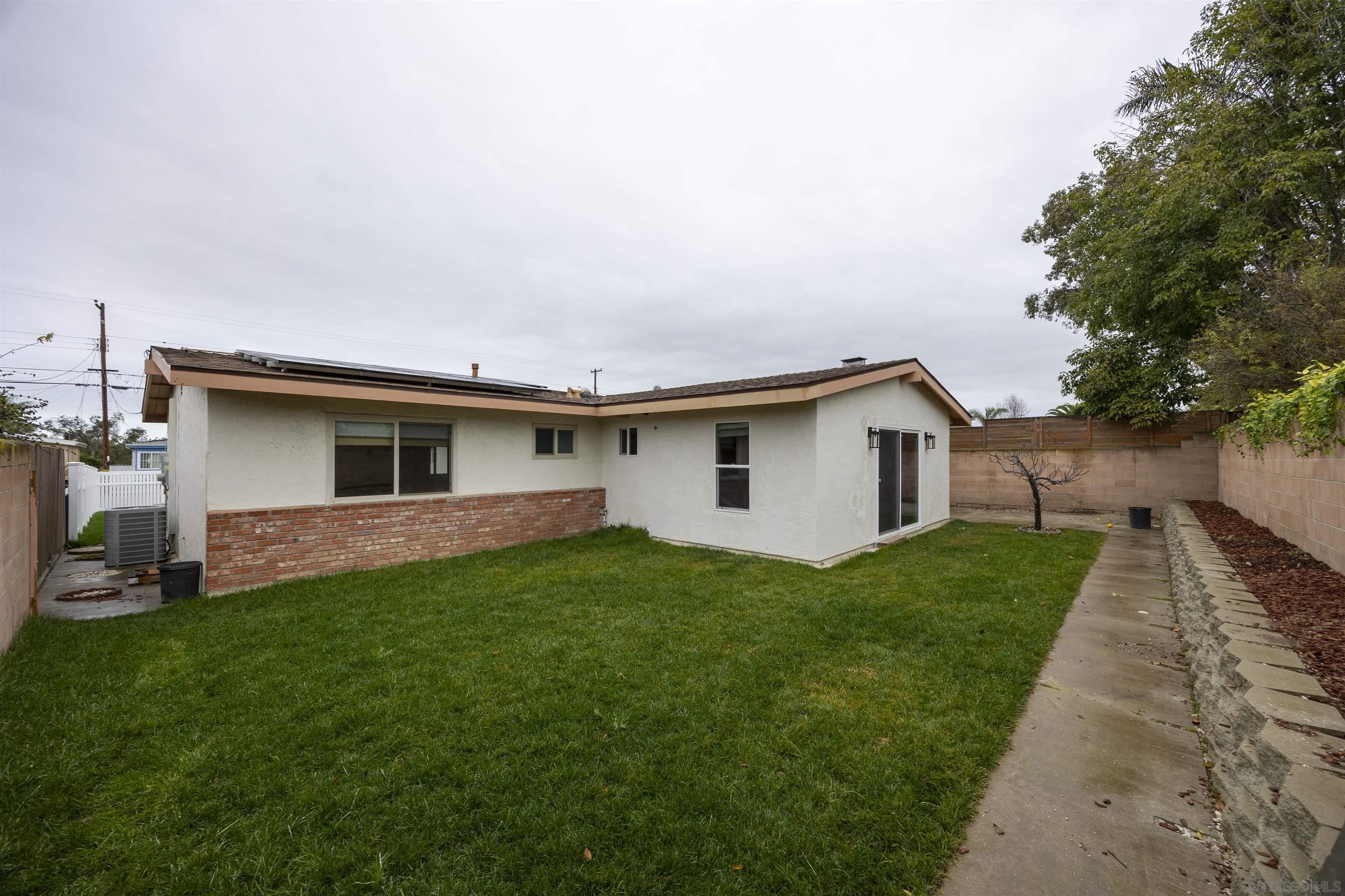 Detail Gallery Image 6 of 29 For 4413  Mount Henry Avenue, San Diego,  CA 92117 - 3 Beds | 2/1 Baths