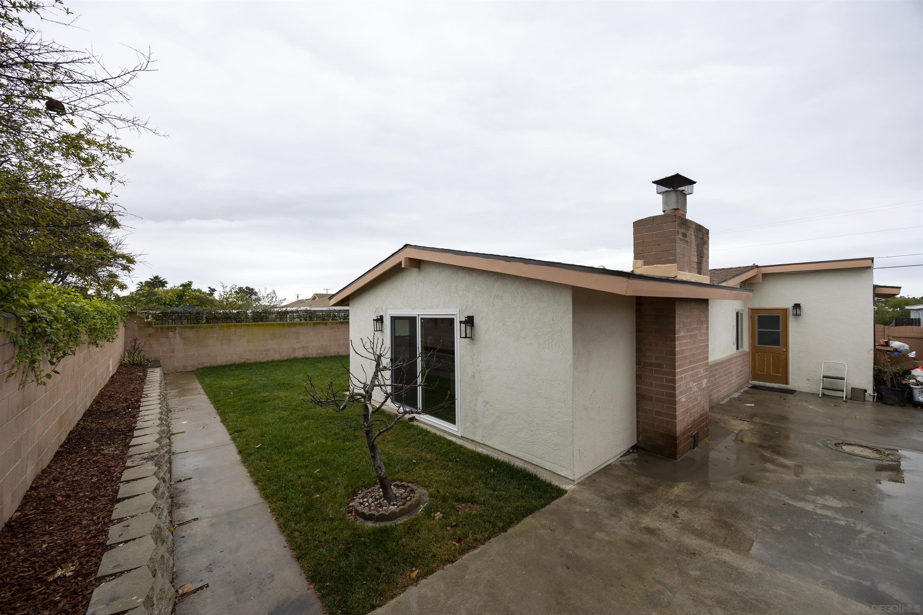 Detail Gallery Image 7 of 29 For 4413  Mount Henry Avenue, San Diego,  CA 92117 - 3 Beds | 2/1 Baths