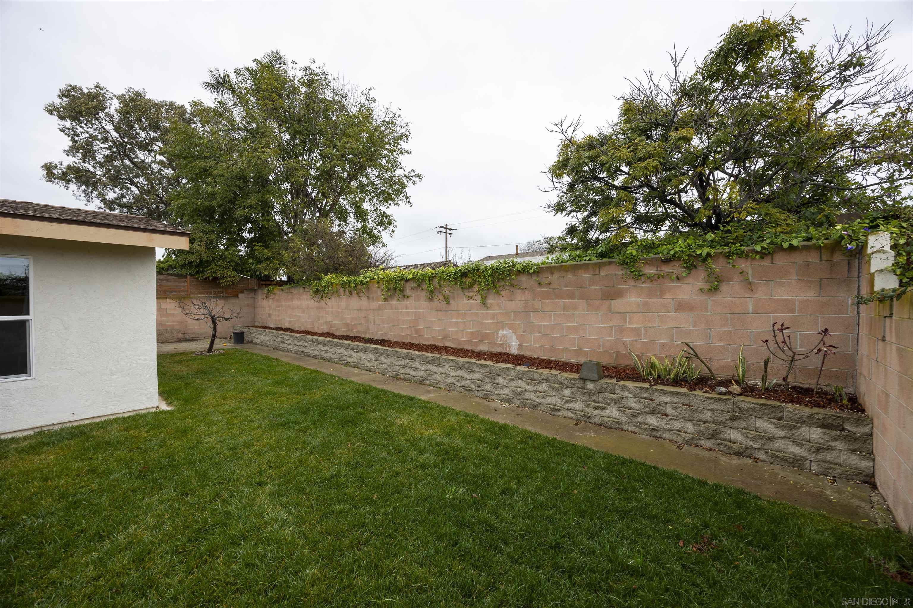 Detail Gallery Image 8 of 29 For 4413  Mount Henry Avenue, San Diego,  CA 92117 - 3 Beds | 2/1 Baths