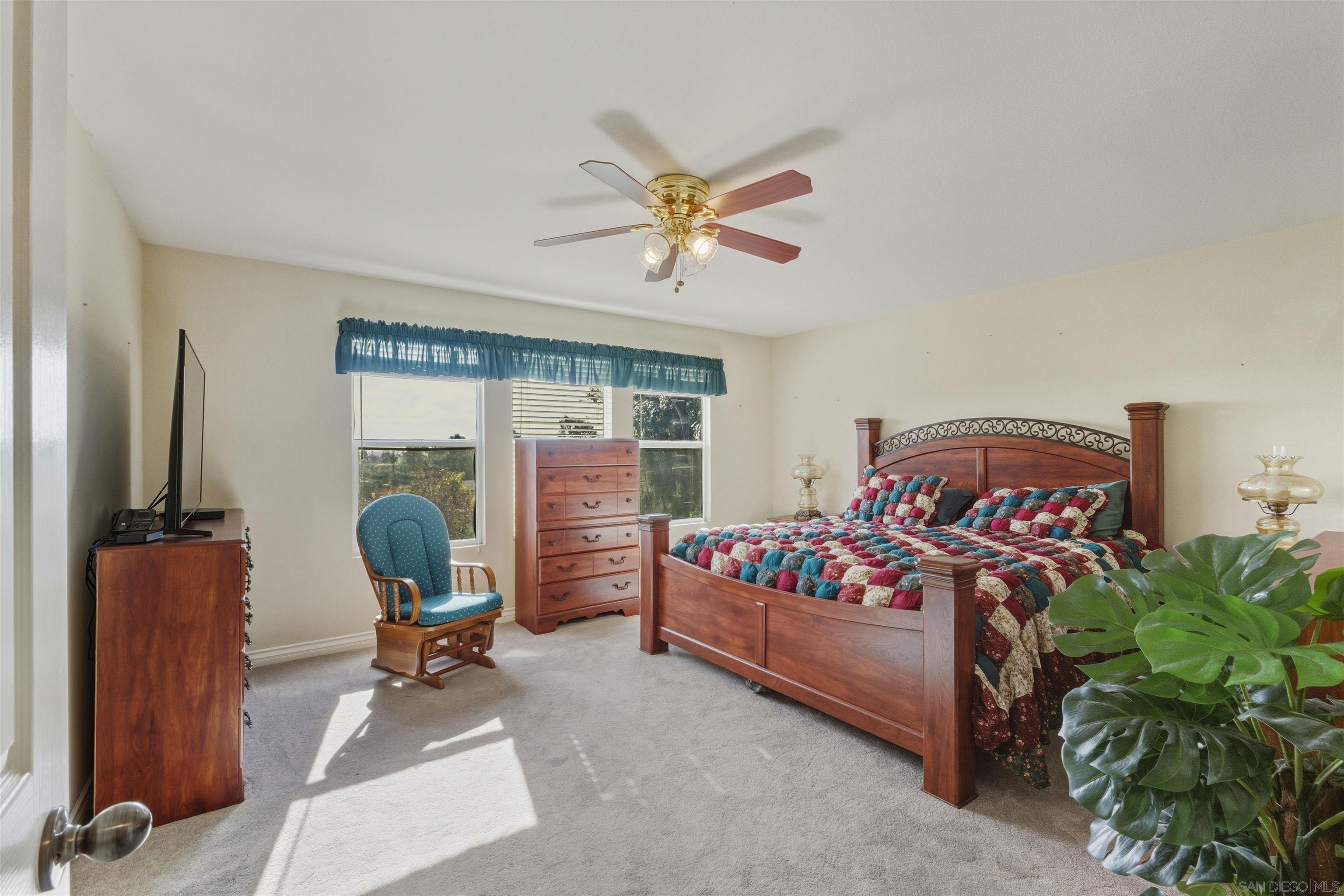 Detail Gallery Image 22 of 31 For 2466  Falcon Valley, Chula Vista,  CA 91914 - 4 Beds | 3 Baths