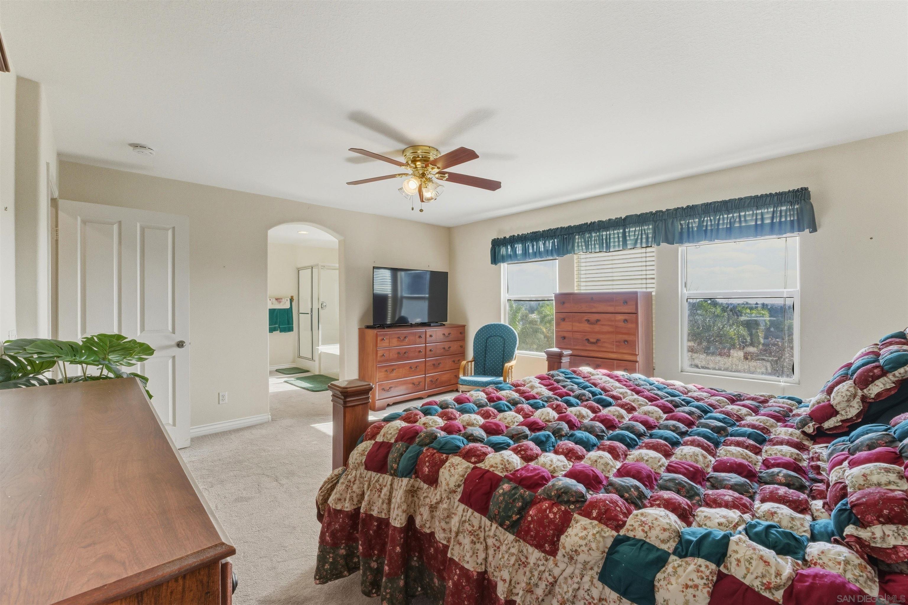 Detail Gallery Image 23 of 31 For 2466  Falcon Valley, Chula Vista,  CA 91914 - 4 Beds | 3 Baths