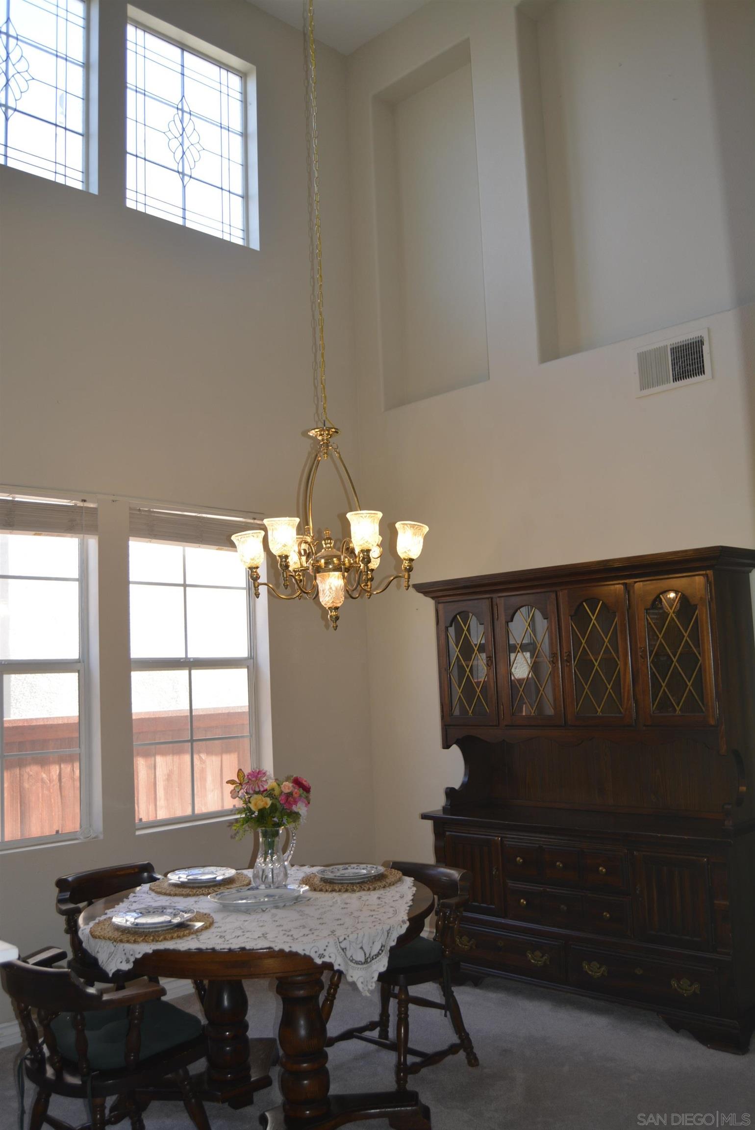 Detail Gallery Image 9 of 16 For 2466  Falcon Valley, Chula Vista,  CA 91914 - 4 Beds | 3 Baths