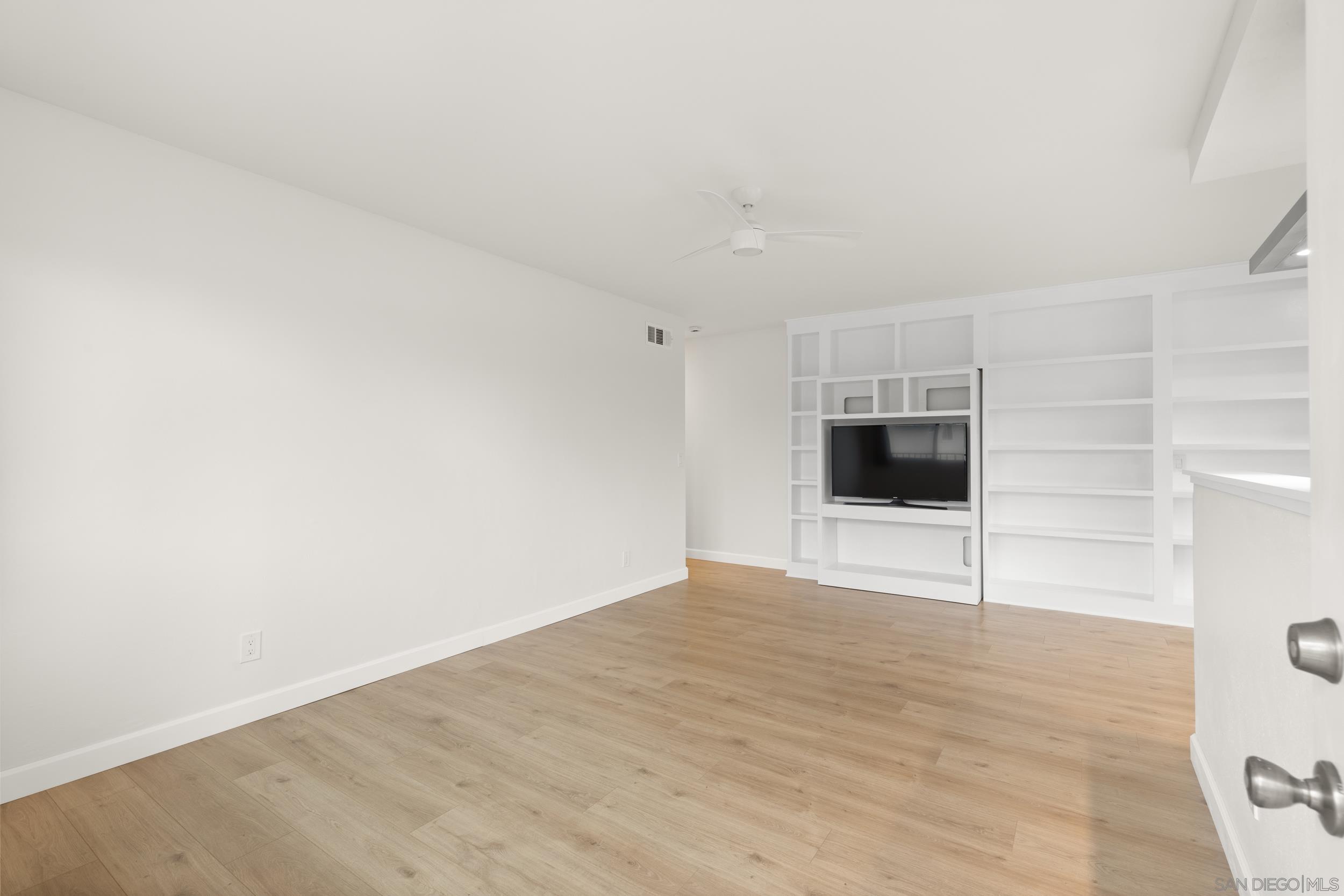 Detail Gallery Image 14 of 25 For 9855  Mission Greens Ct  #4,  Santee,  CA 92071 - 2 Beds | 1 Baths