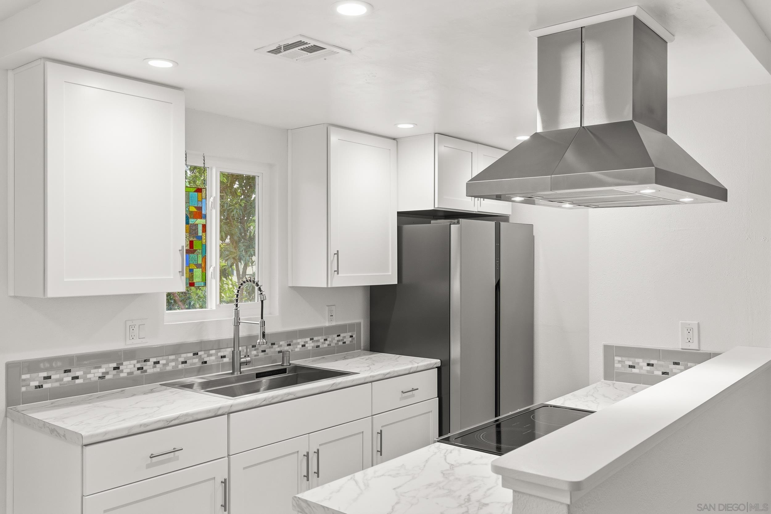 Detail Gallery Image 5 of 25 For 9855  Mission Greens Ct  #4,  Santee,  CA 92071 - 2 Beds | 1 Baths