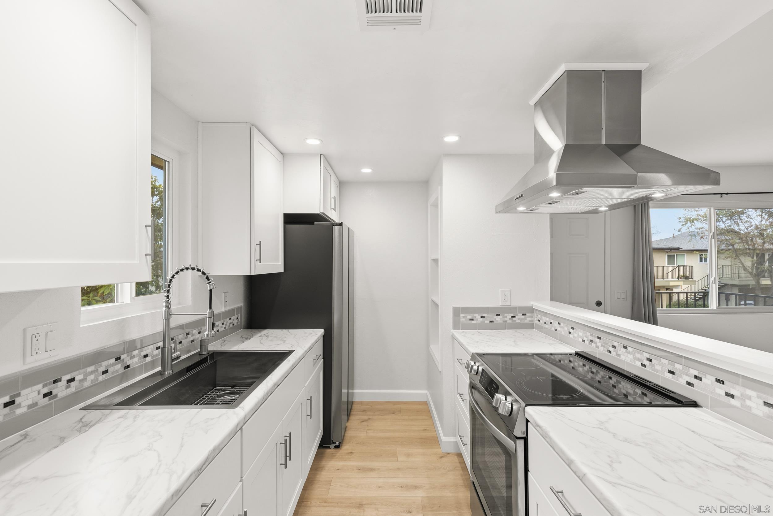 Detail Gallery Image 5 of 25 For 9855  Mission Greens Ct  #4,  Santee,  CA 92071 - 2 Beds | 1 Baths