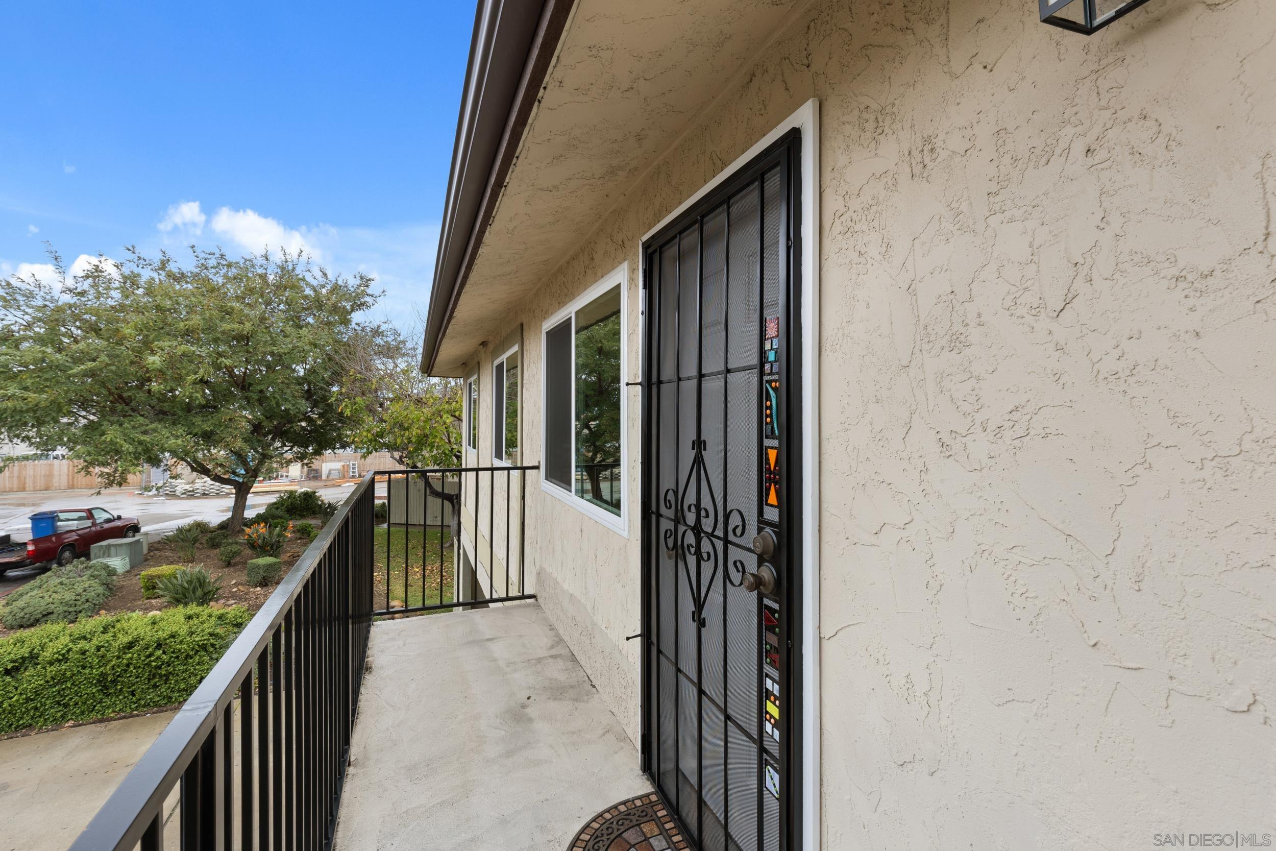 Detail Gallery Image 7 of 25 For 9855  Mission Greens Ct  #4,  Santee,  CA 92071 - 2 Beds | 1 Baths