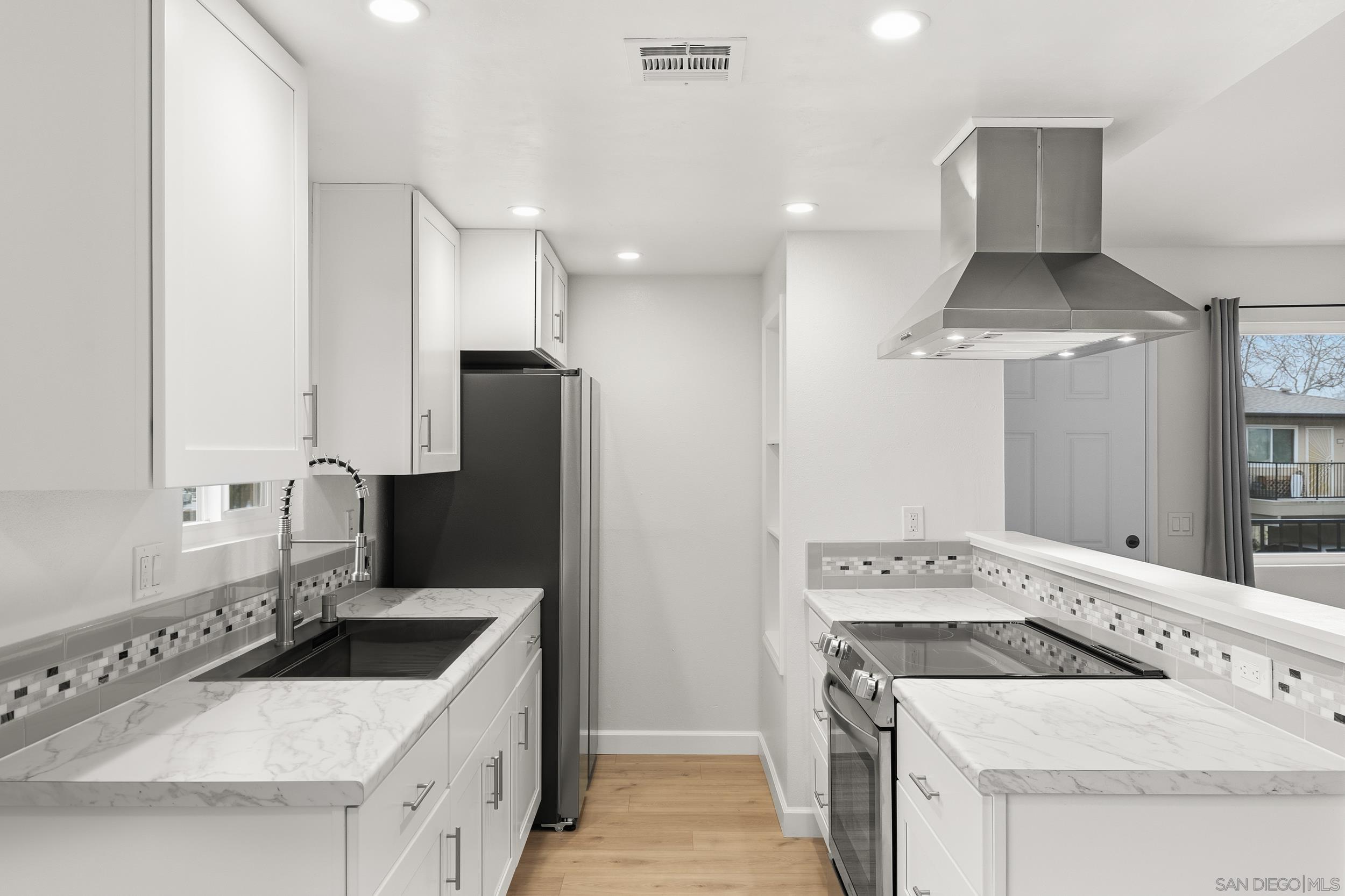 Detail Gallery Image 8 of 25 For 9855  Mission Greens Ct  #4,  Santee,  CA 92071 - 2 Beds | 1 Baths