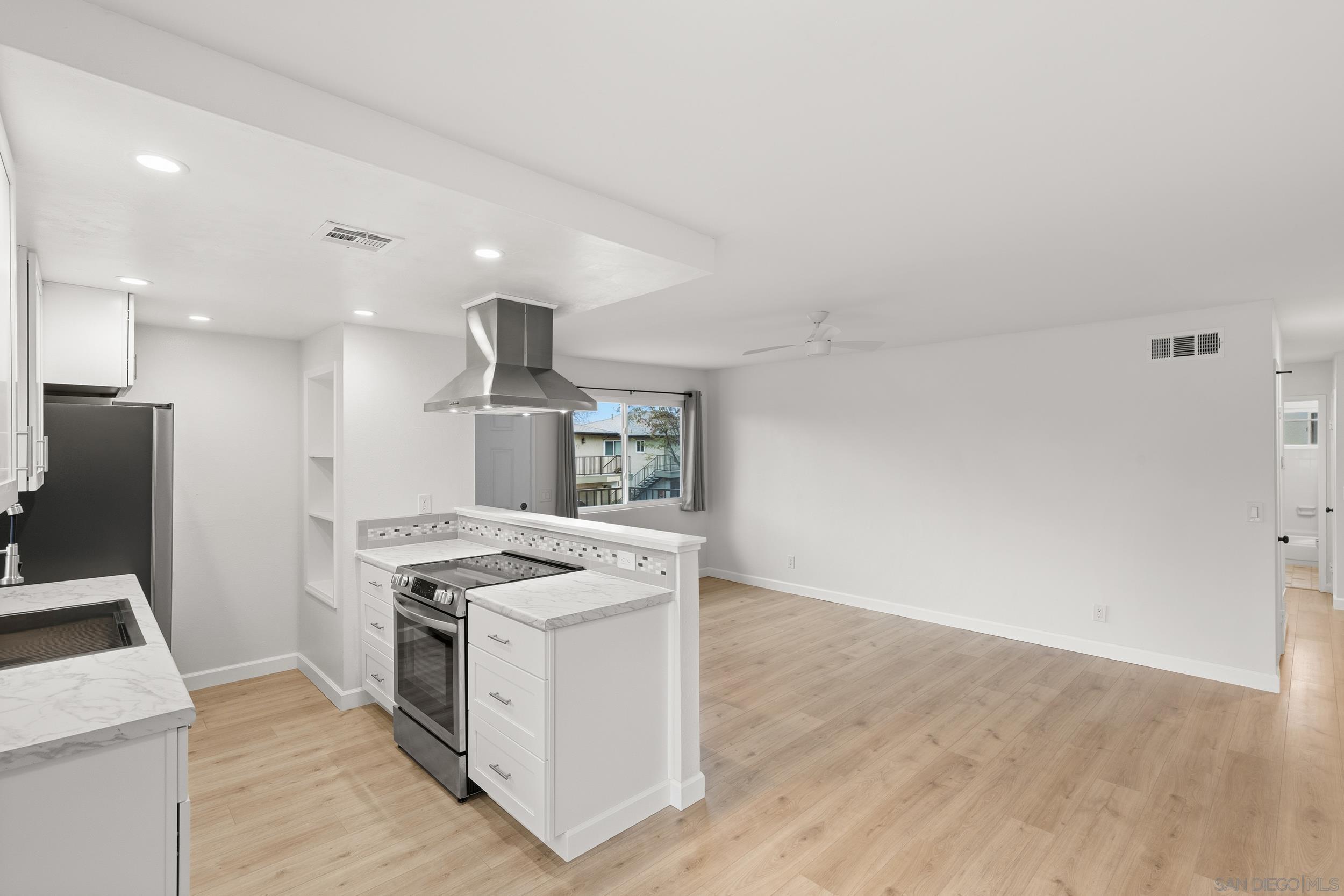 Detail Gallery Image 9 of 25 For 9855  Mission Greens Ct  #4,  Santee,  CA 92071 - 2 Beds | 1 Baths