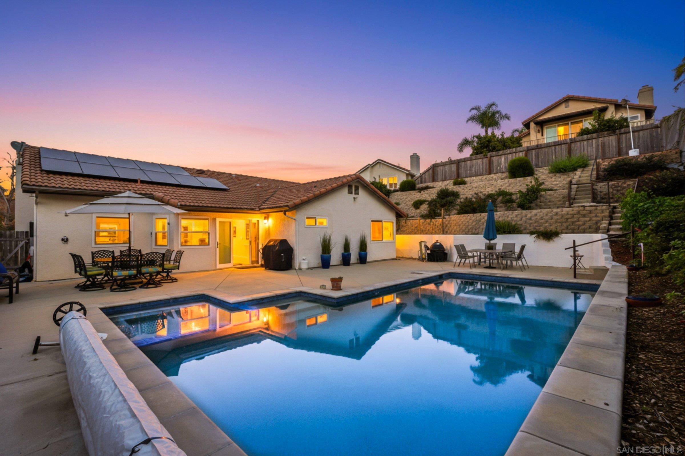 Detail Gallery Image 2 of 51 For 1693  Honeysuckle Ct, Encinitas,  CA 92024 - 3 Beds | 2 Baths