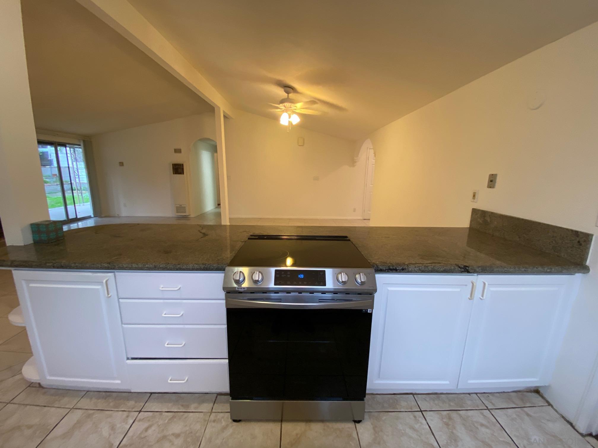 Detail Gallery Image 14 of 33 For 9516  Larrabee Ave, San Diego,  CA 92123 - 4 Beds | 3 Baths