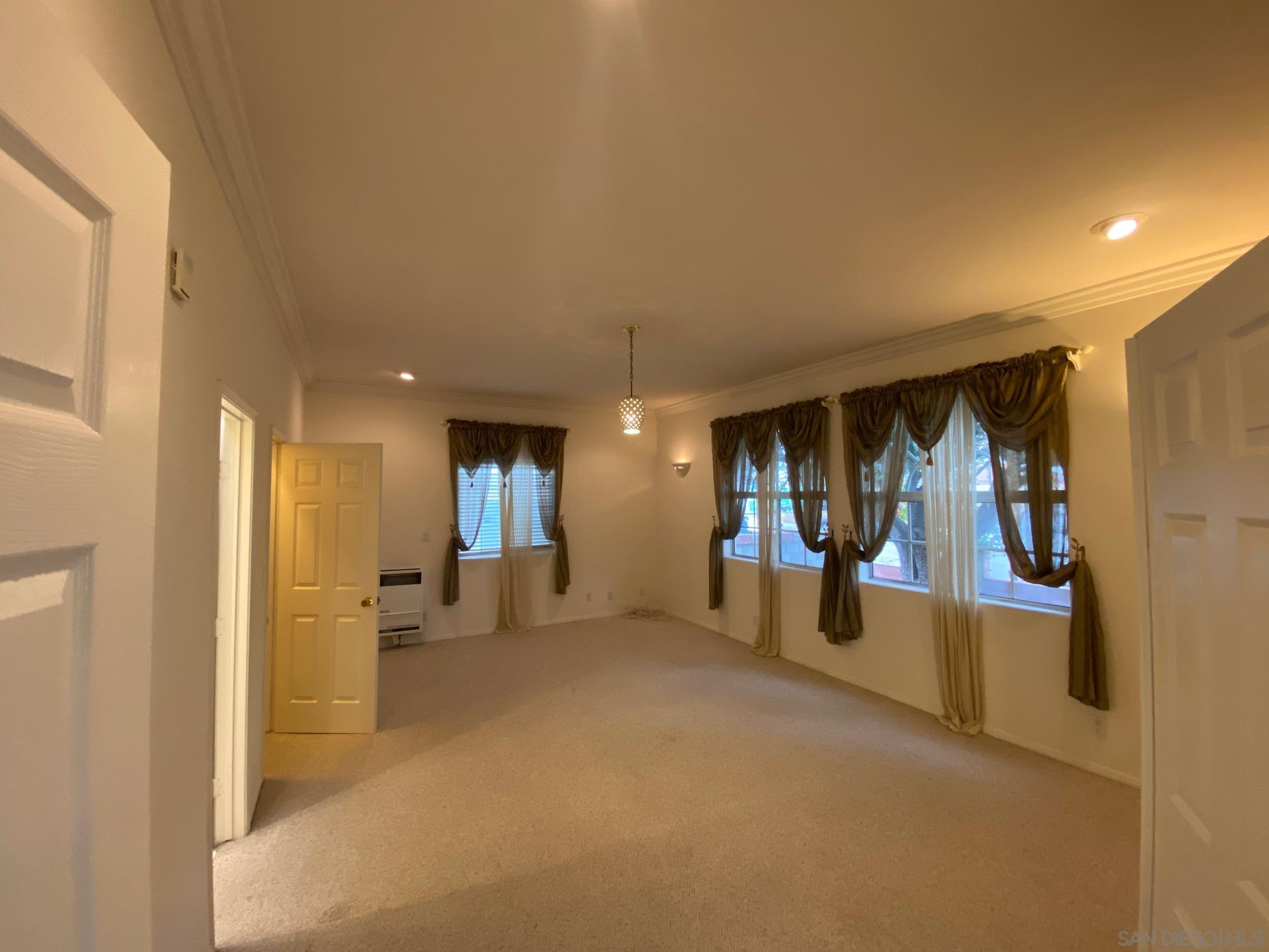 Detail Gallery Image 6 of 33 For 9516  Larrabee Ave, San Diego,  CA 92123 - 4 Beds | 3 Baths