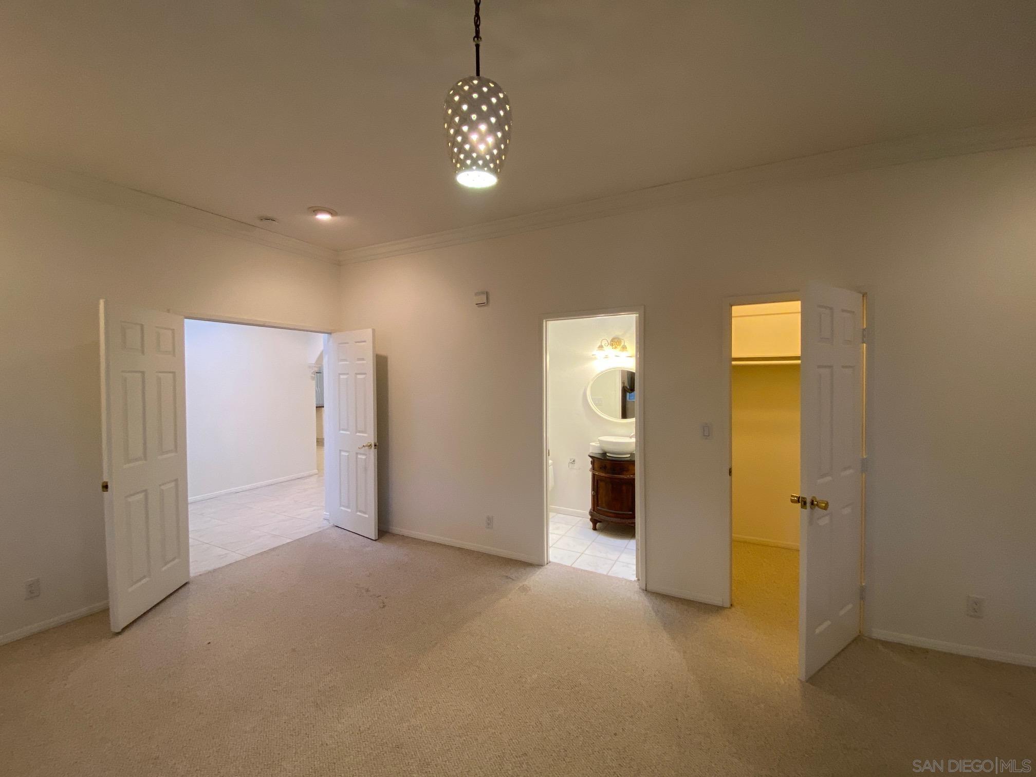 Detail Gallery Image 7 of 33 For 9516  Larrabee Ave, San Diego,  CA 92123 - 4 Beds | 3 Baths