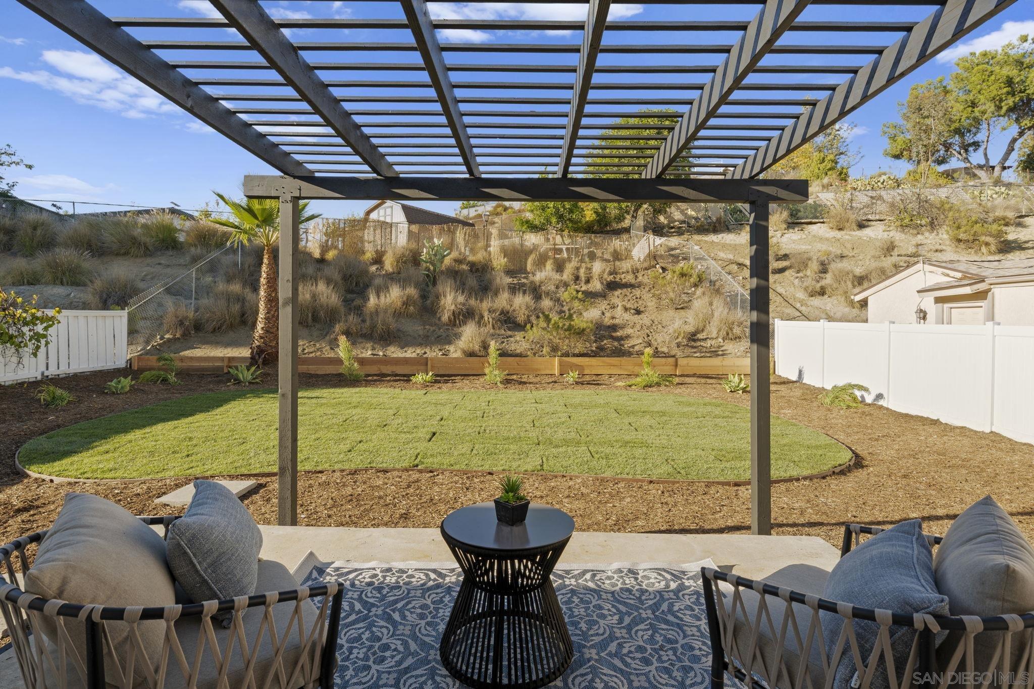 Detail Gallery Image 12 of 15 For 13442  Mountainside Dr, Poway,  CA 92064 - 3 Beds | 2 Baths