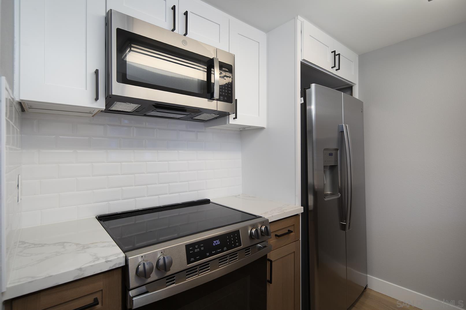 Detail Gallery Image 5 of 13 For 7601  Eads Street, La Jolla,  CA 92037 - 2 Beds | 2 Baths