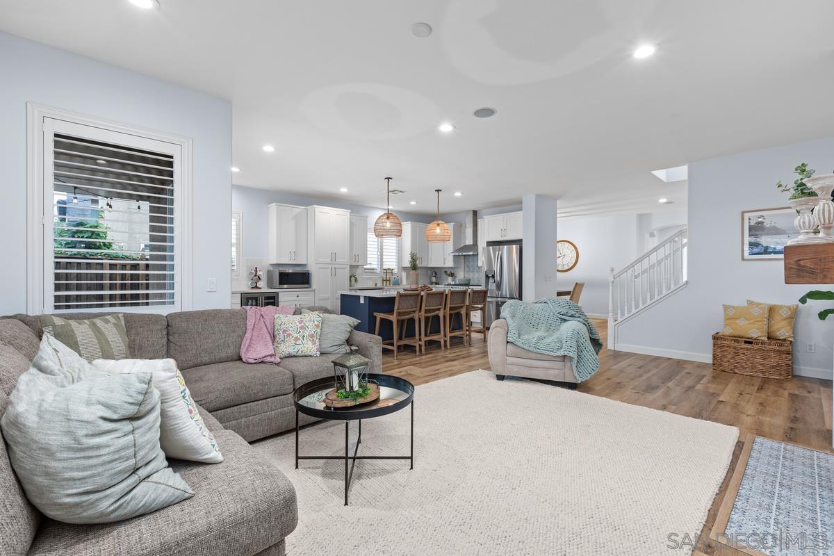 Detail Gallery Image 15 of 48 For 3476  Pleasant Vale Dr, Carlsbad,  CA 92010 - 4 Beds | 2/1 Baths