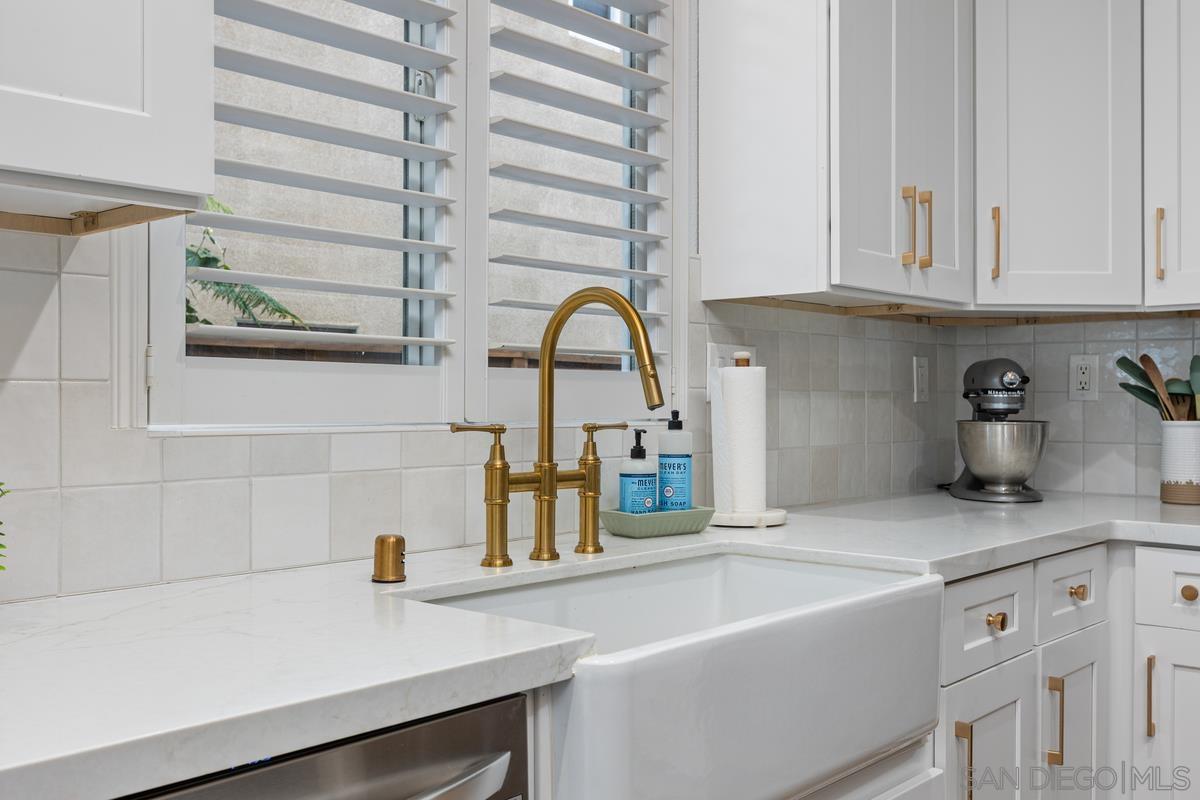 Detail Gallery Image 10 of 48 For 3476  Pleasant Vale Dr, Carlsbad,  CA 92010 - 4 Beds | 2/1 Baths