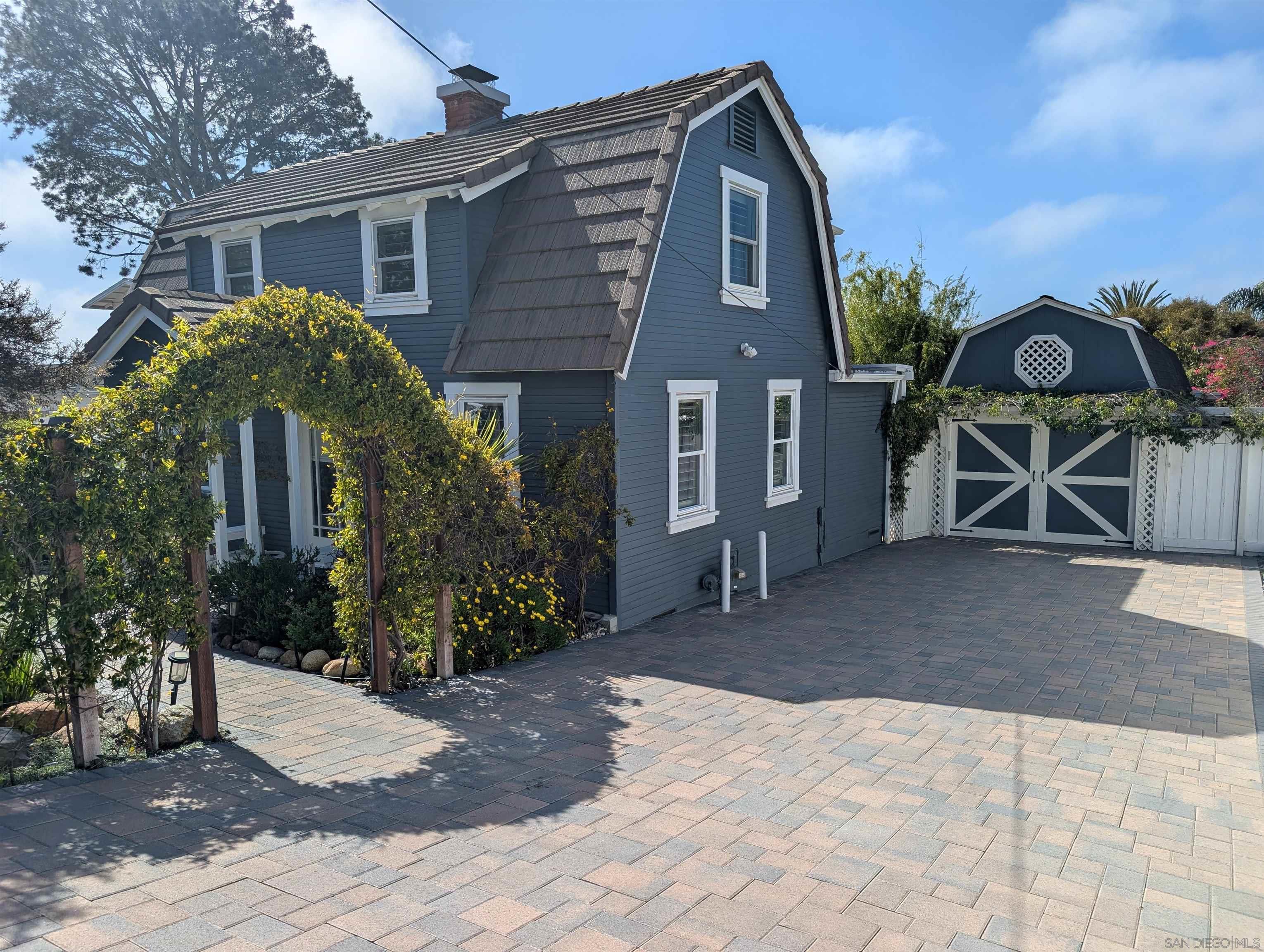 Detail Gallery Image 12 of 20 For 201 N Rios Ave, Solana Beach,  CA 92075 - 4 Beds | 3 Baths