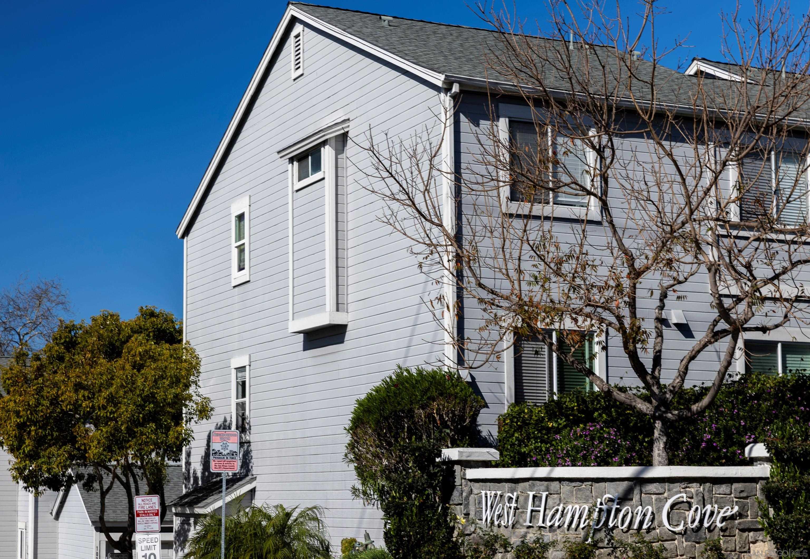 Detail Gallery Image 3 of 16 For 103  Mangano Cir, Encinitas,  CA 92024 - 2 Beds | 2 Baths