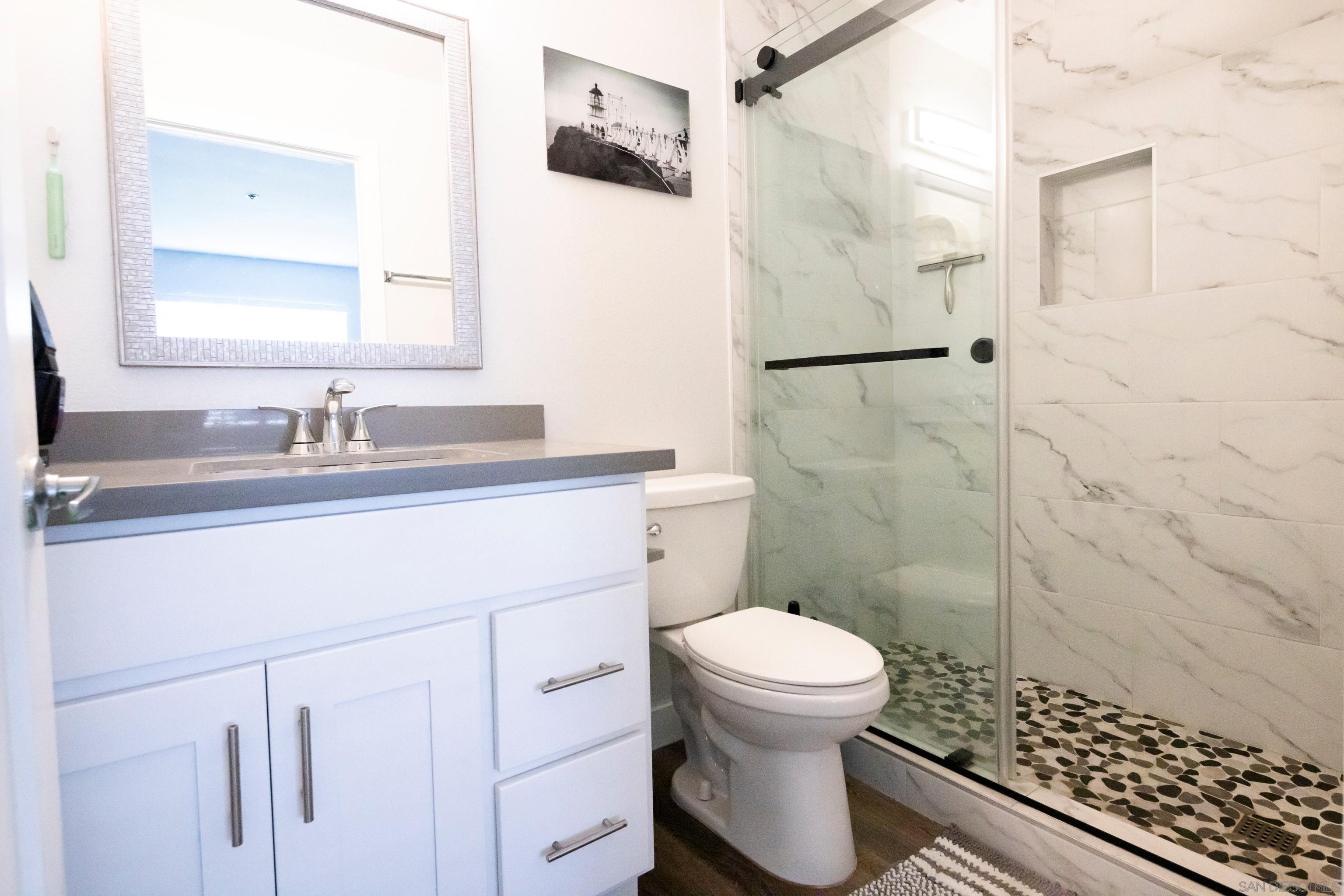 Detail Gallery Image 9 of 16 For 103  Mangano Cir, Encinitas,  CA 92024 - 2 Beds | 2 Baths