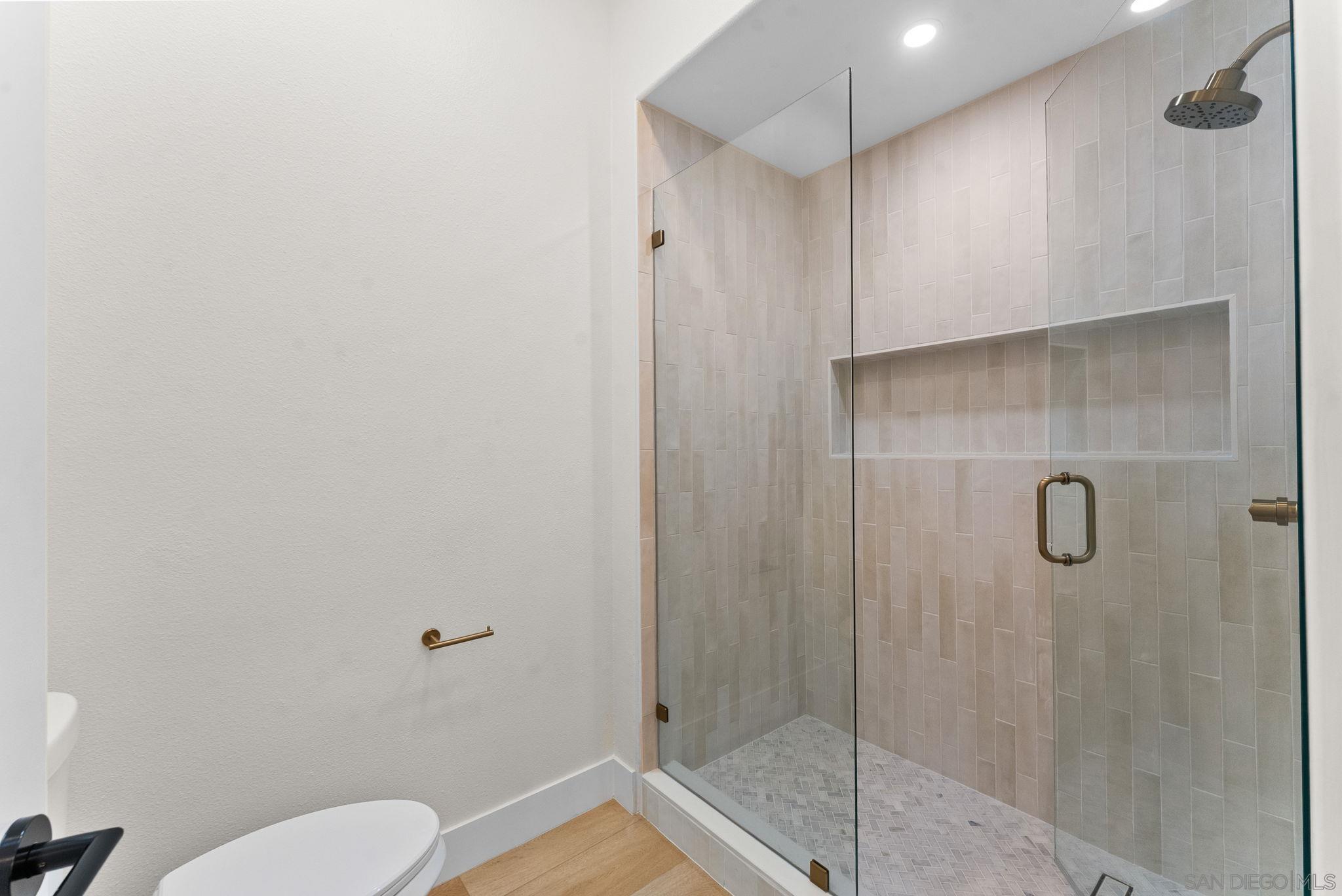 Detail Gallery Image 19 of 31 For 4676  Barcelona Way, Oceanside,  CA 92056 - 3 Beds | 2 Baths