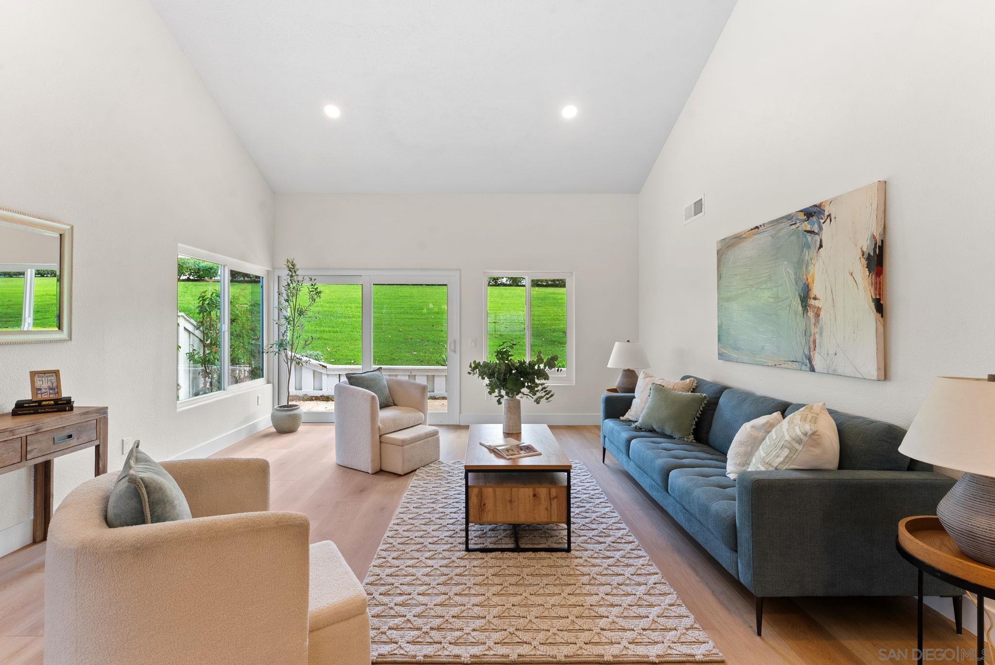 Detail Gallery Image 5 of 31 For 4676  Barcelona Way, Oceanside,  CA 92056 - 3 Beds | 2 Baths